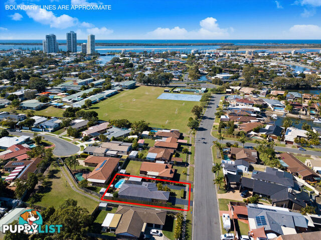 9 Thompson Street BIGGERA WATERS QLD 4216