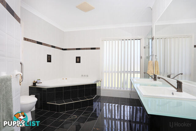 48 Monterey Keys Drive HELENSVALE QLD 4212