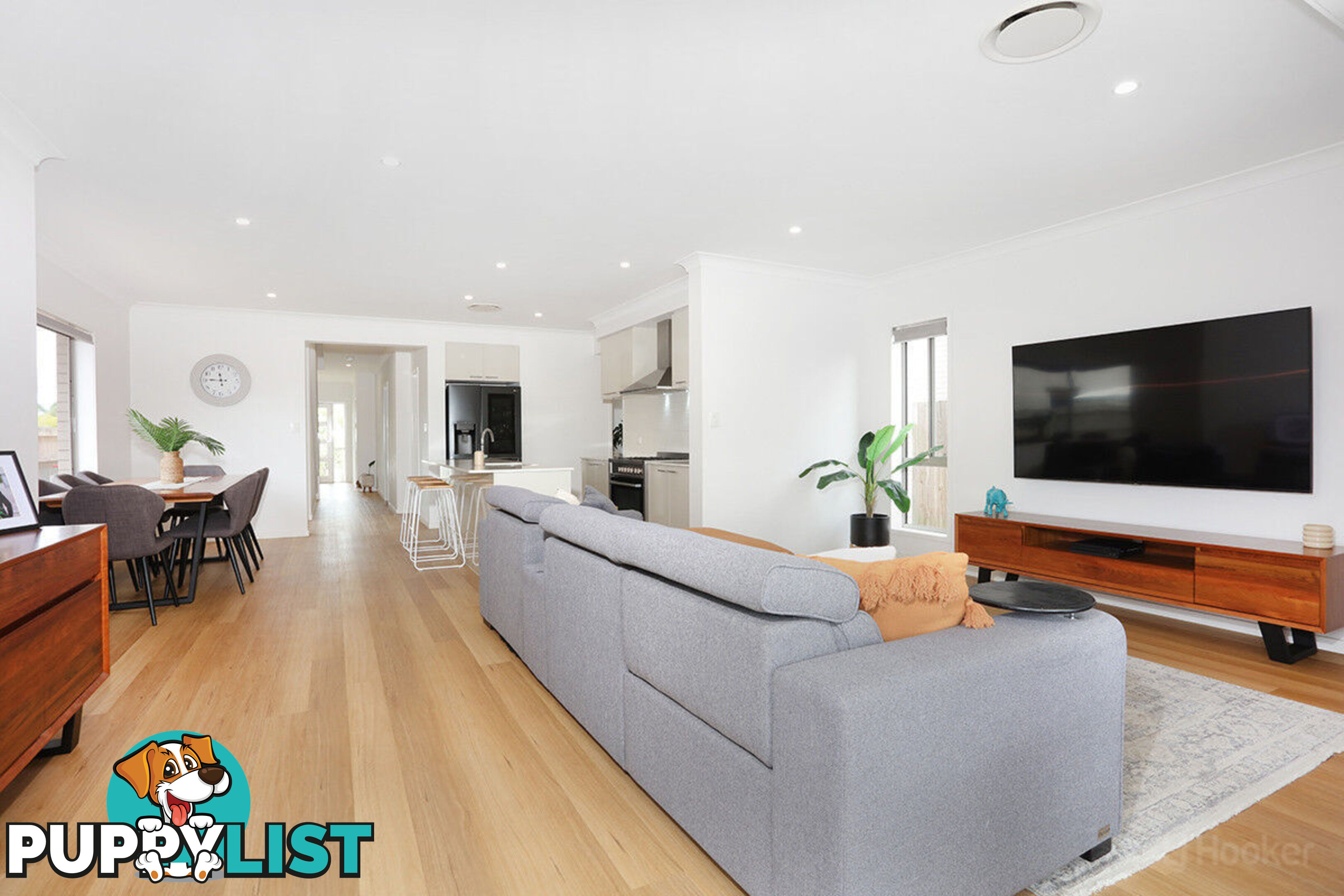 67 Harbour Rise HOPE ISLAND QLD 4212