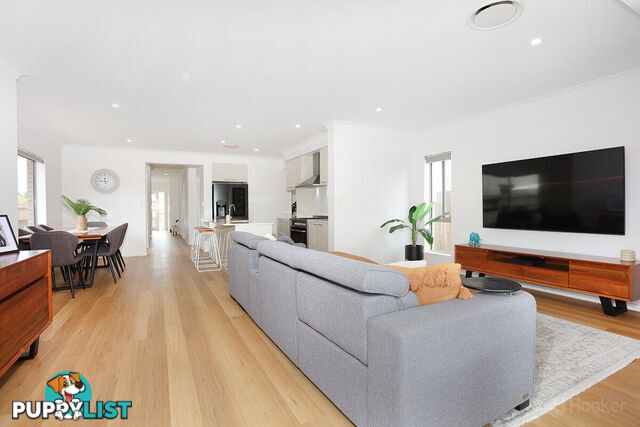 67 Harbour Rise HOPE ISLAND QLD 4212