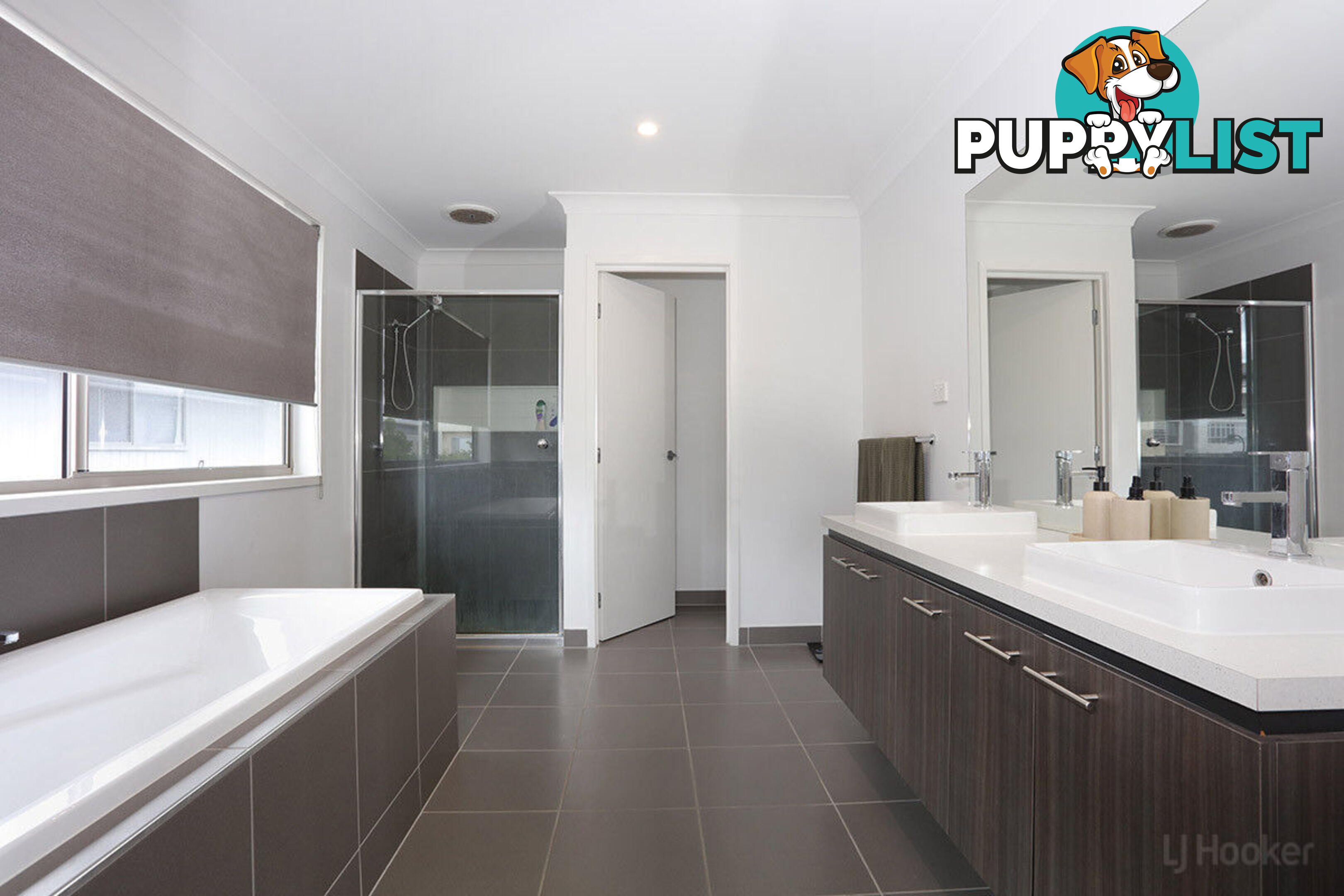 67 Harbour Rise HOPE ISLAND QLD 4212