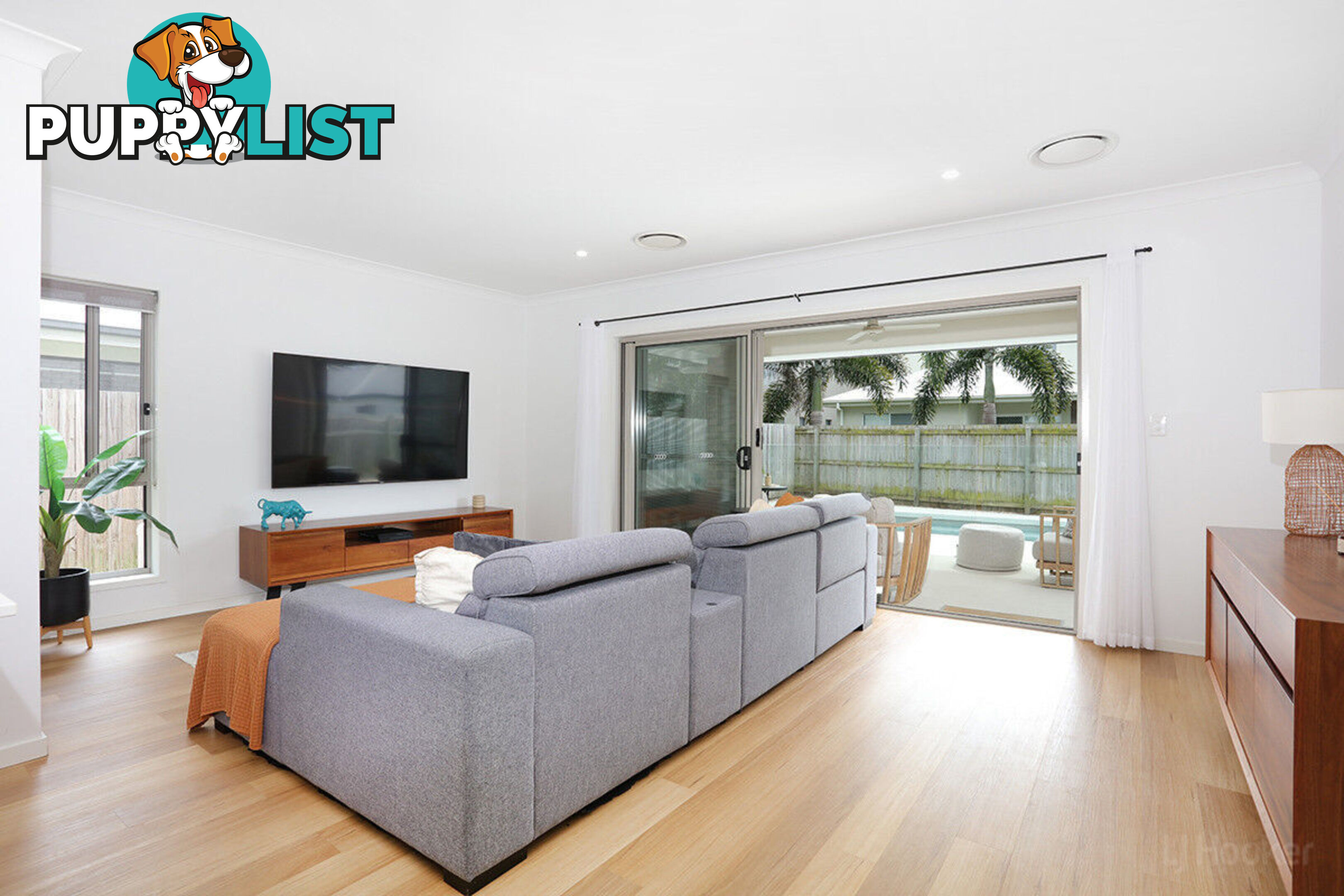 67 Harbour Rise HOPE ISLAND QLD 4212