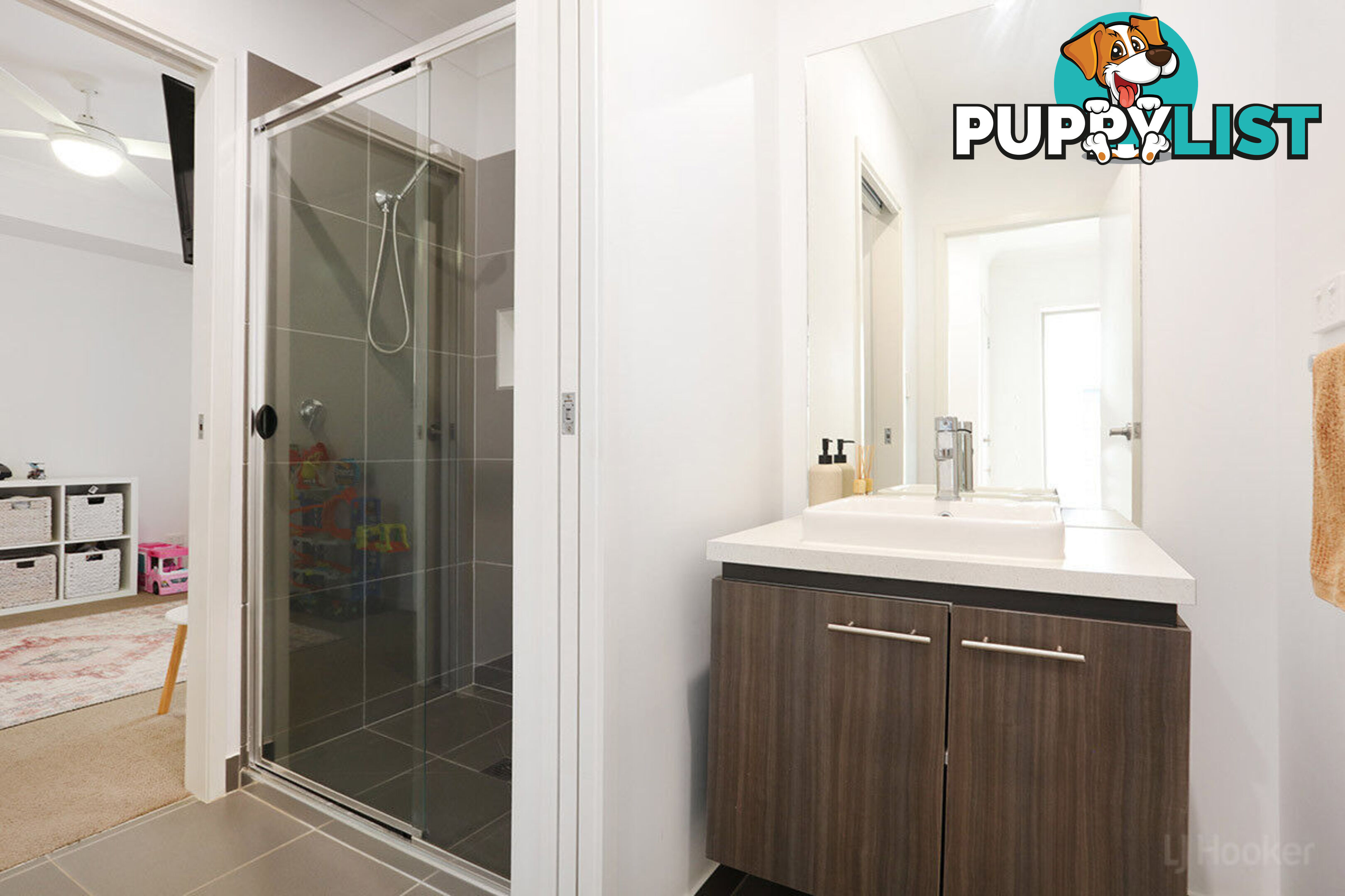67 Harbour Rise HOPE ISLAND QLD 4212