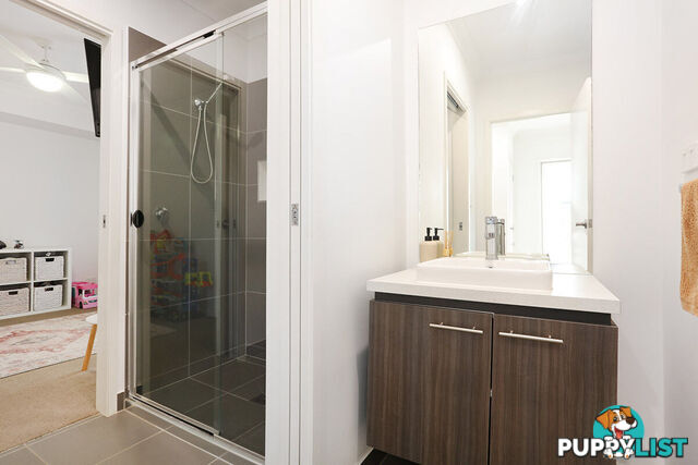 67 Harbour Rise HOPE ISLAND QLD 4212