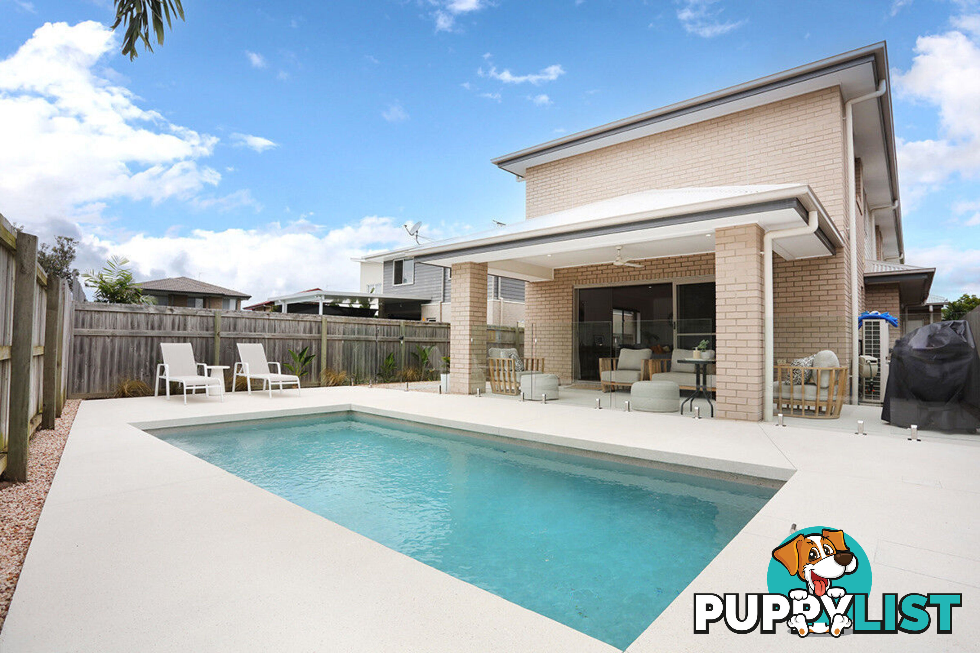 67 Harbour Rise HOPE ISLAND QLD 4212