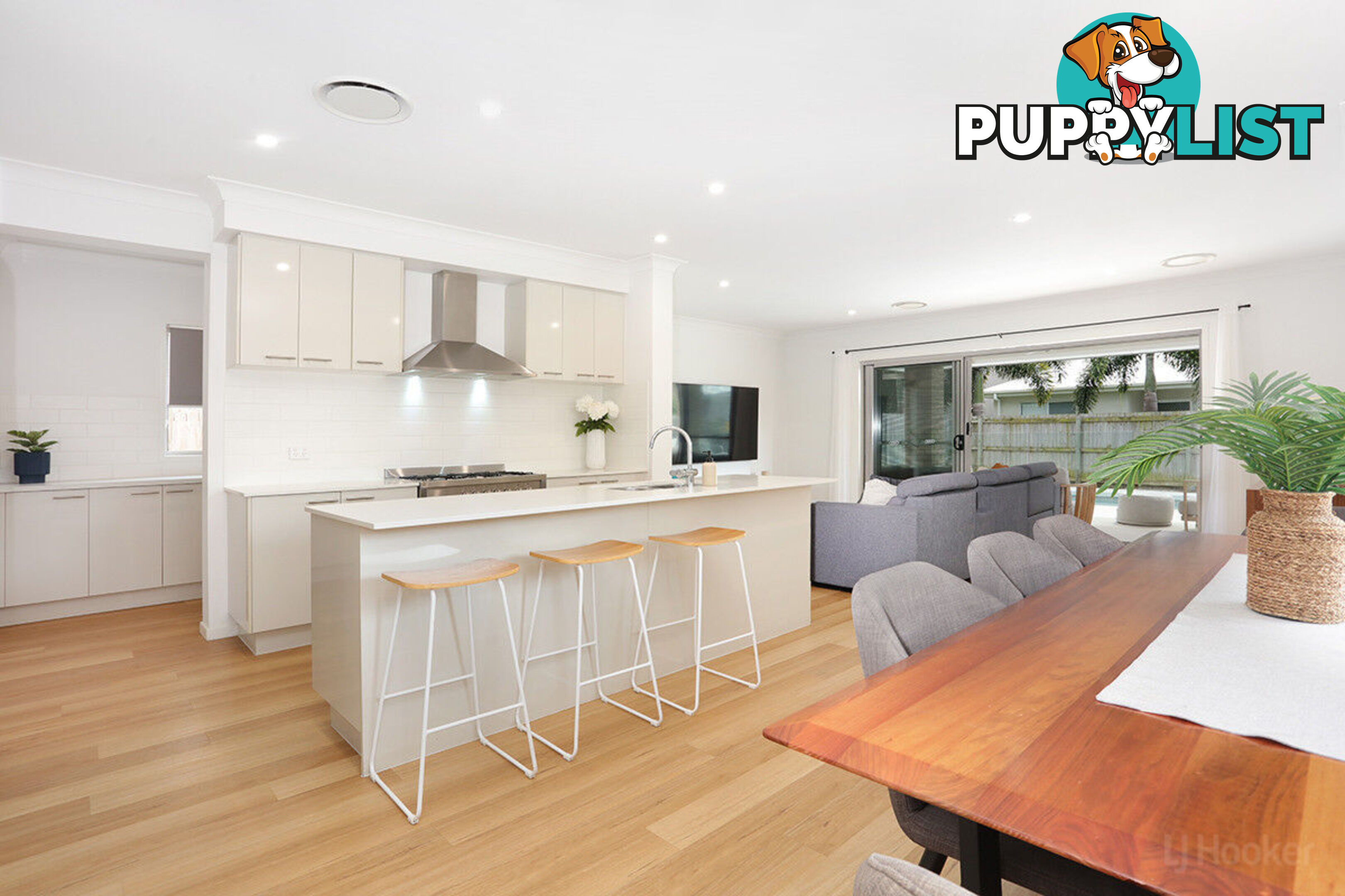 67 Harbour Rise HOPE ISLAND QLD 4212