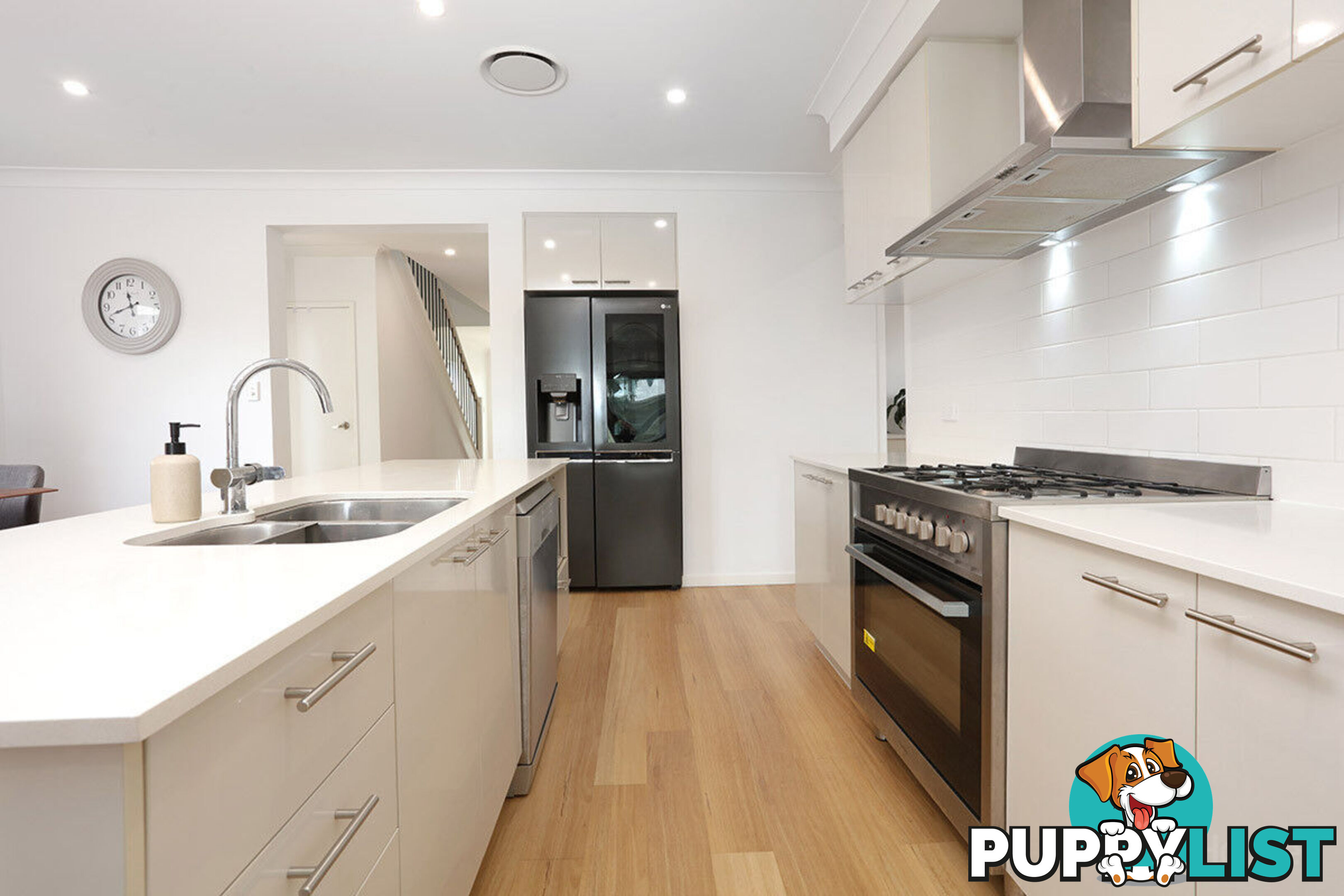 67 Harbour Rise HOPE ISLAND QLD 4212