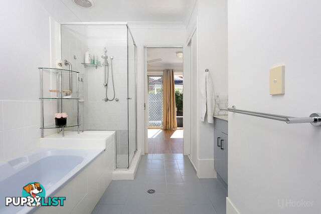 7/425 Oxley Drive RUNAWAY BAY QLD 4216