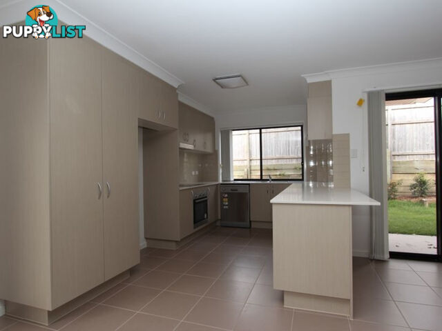 3/6 Fourth Avenue LABRADOR QLD 4215