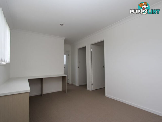 3/6 Fourth Avenue LABRADOR QLD 4215