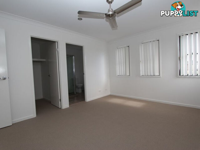 3/6 Fourth Avenue LABRADOR QLD 4215