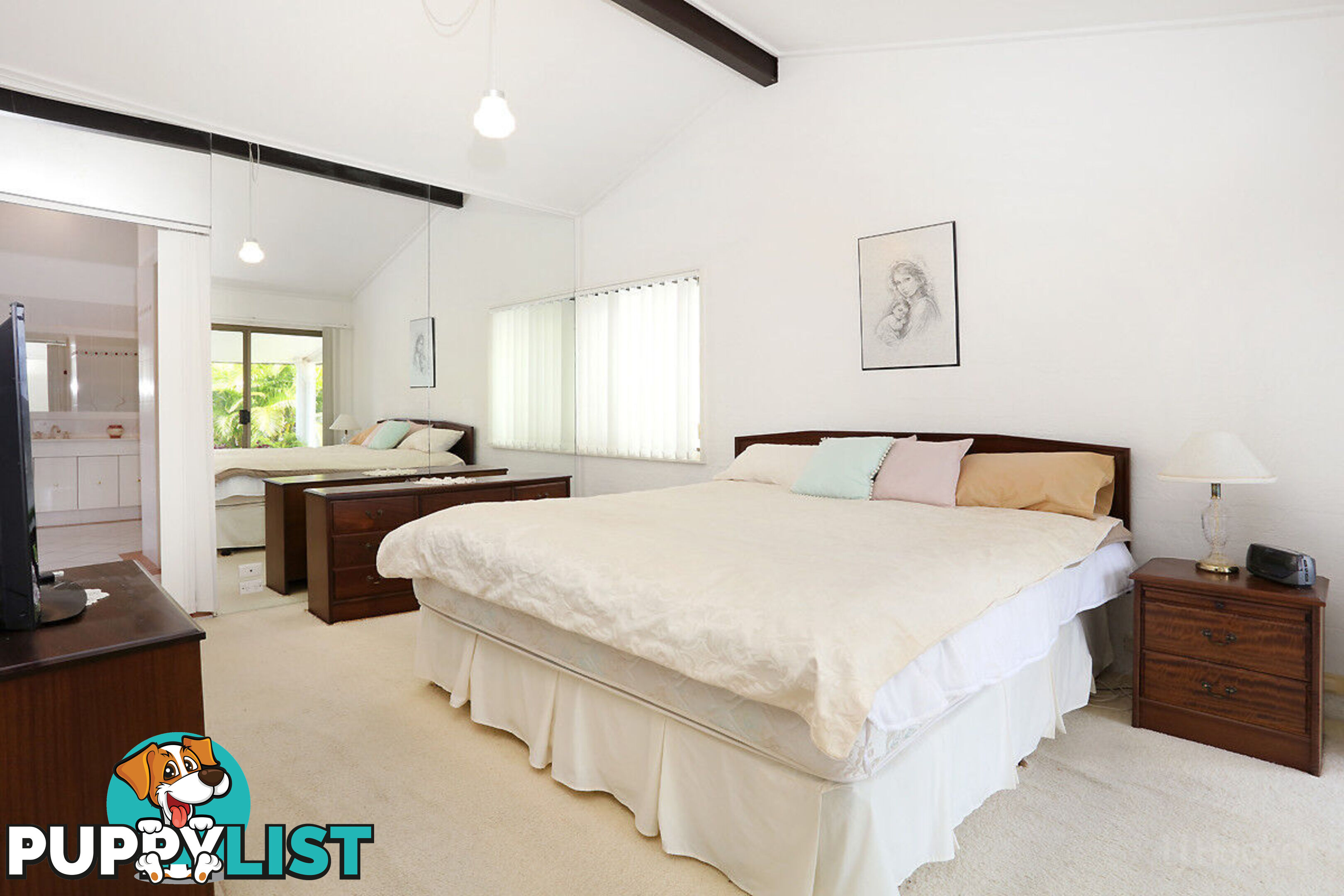 2 James Cook Esplanade HOLLYWELL QLD 4216