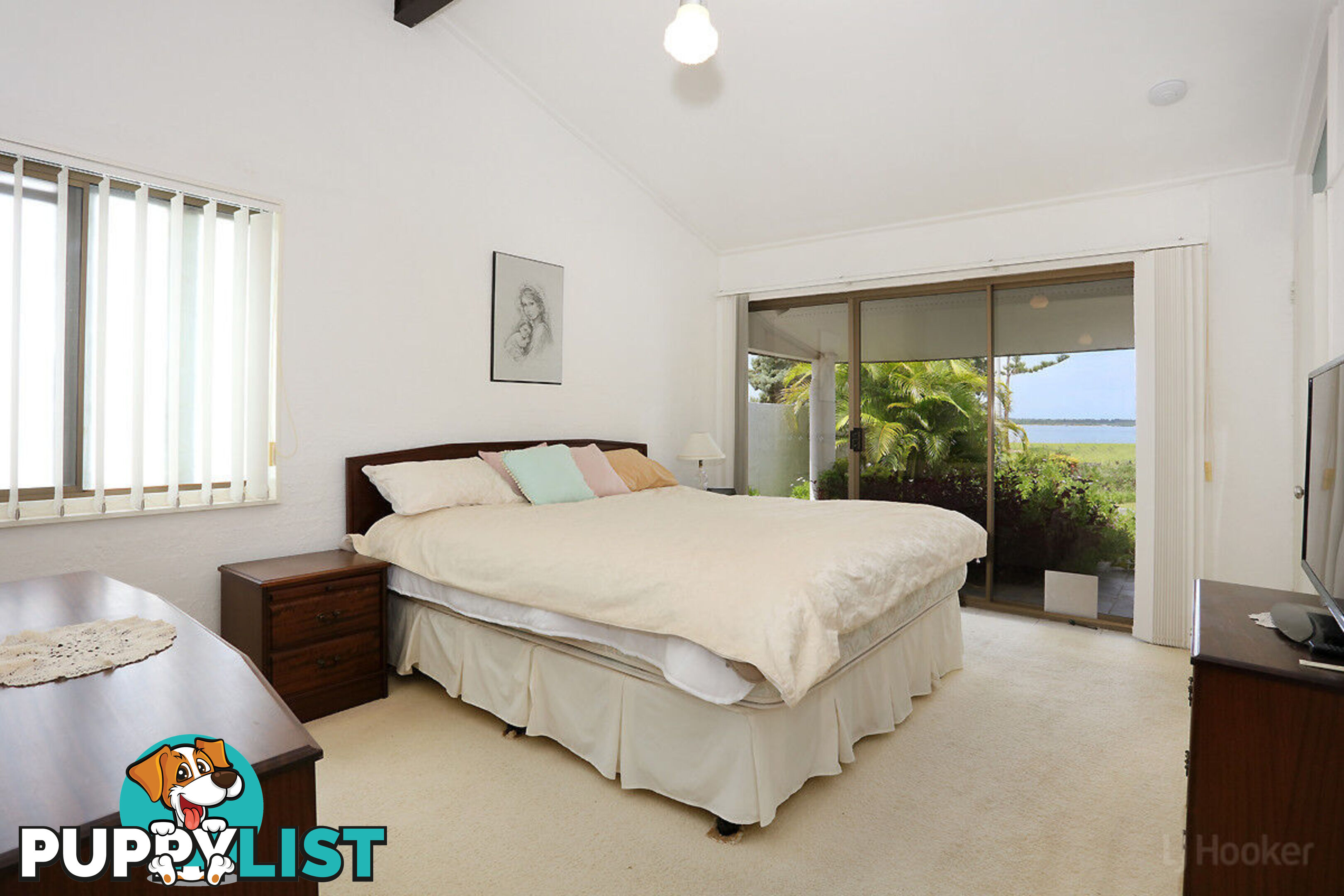 2 James Cook Esplanade HOLLYWELL QLD 4216