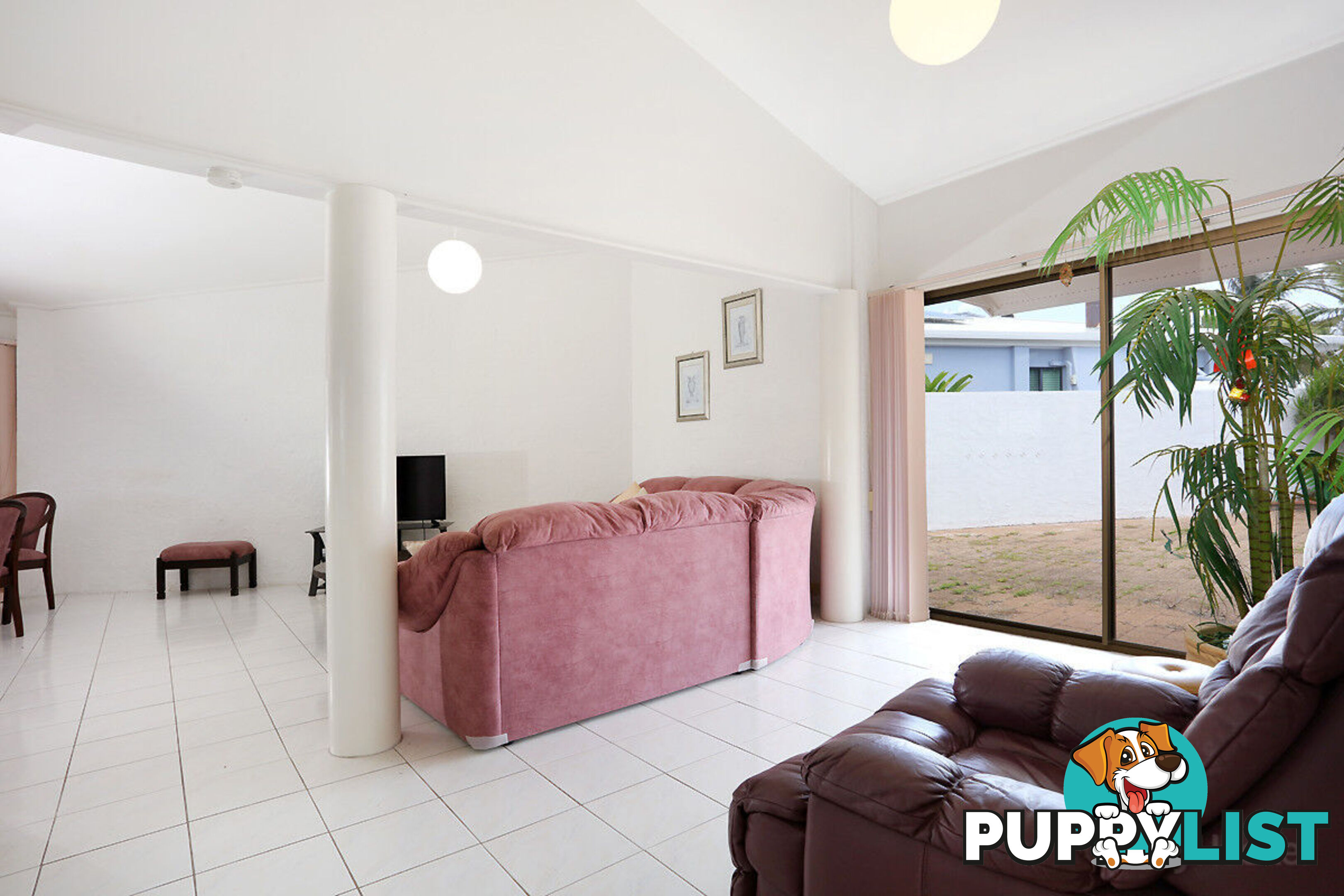 2 James Cook Esplanade HOLLYWELL QLD 4216