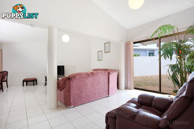 2 James Cook Esplanade HOLLYWELL QLD 4216