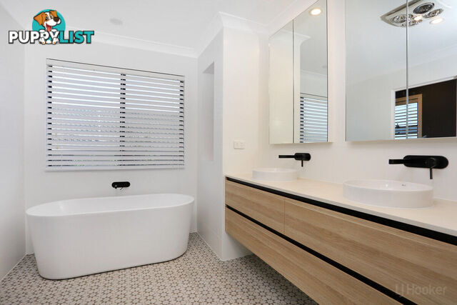 1/20 Killowill Avenue PARADISE POINT QLD 4216