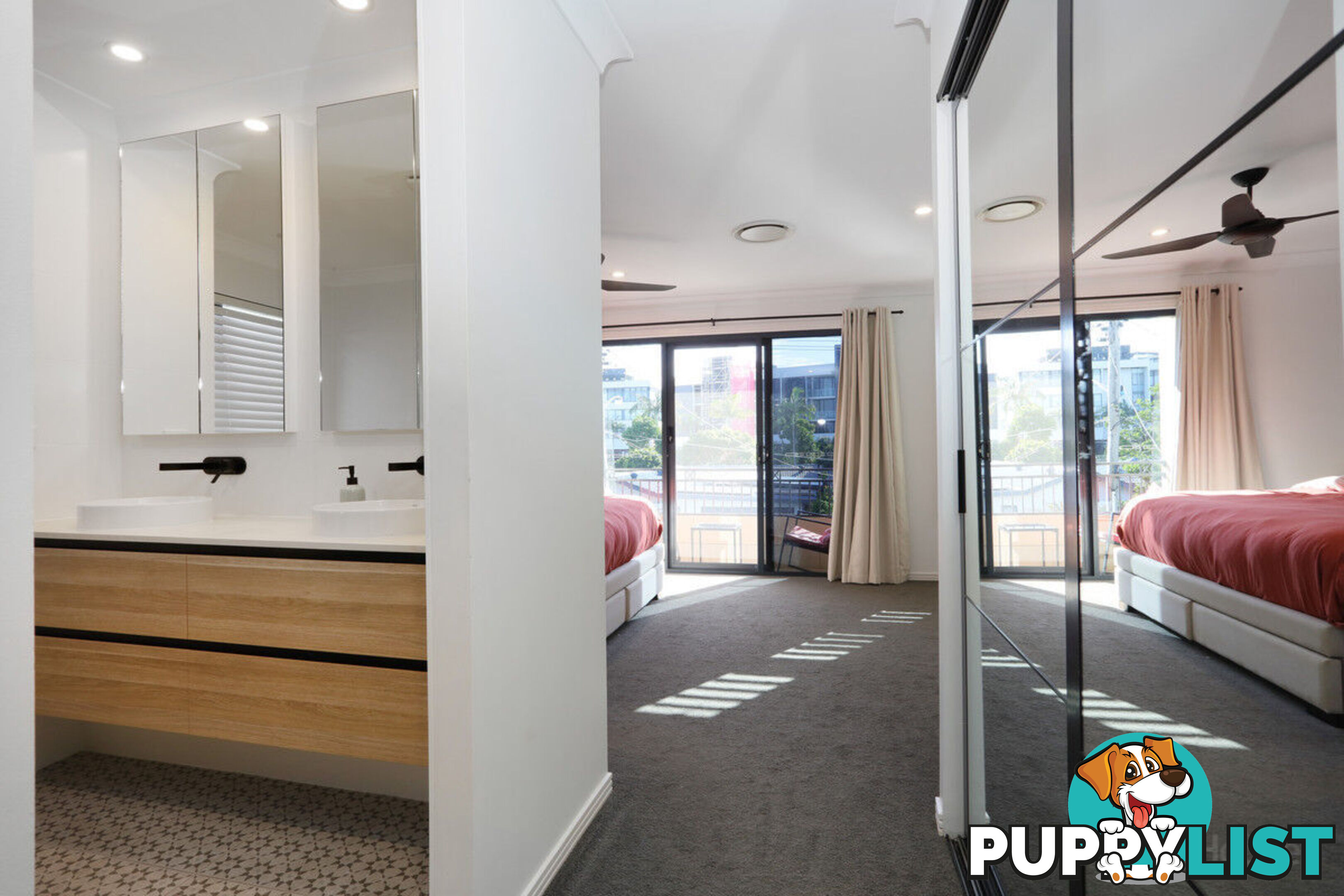 1/20 Killowill Avenue PARADISE POINT QLD 4216