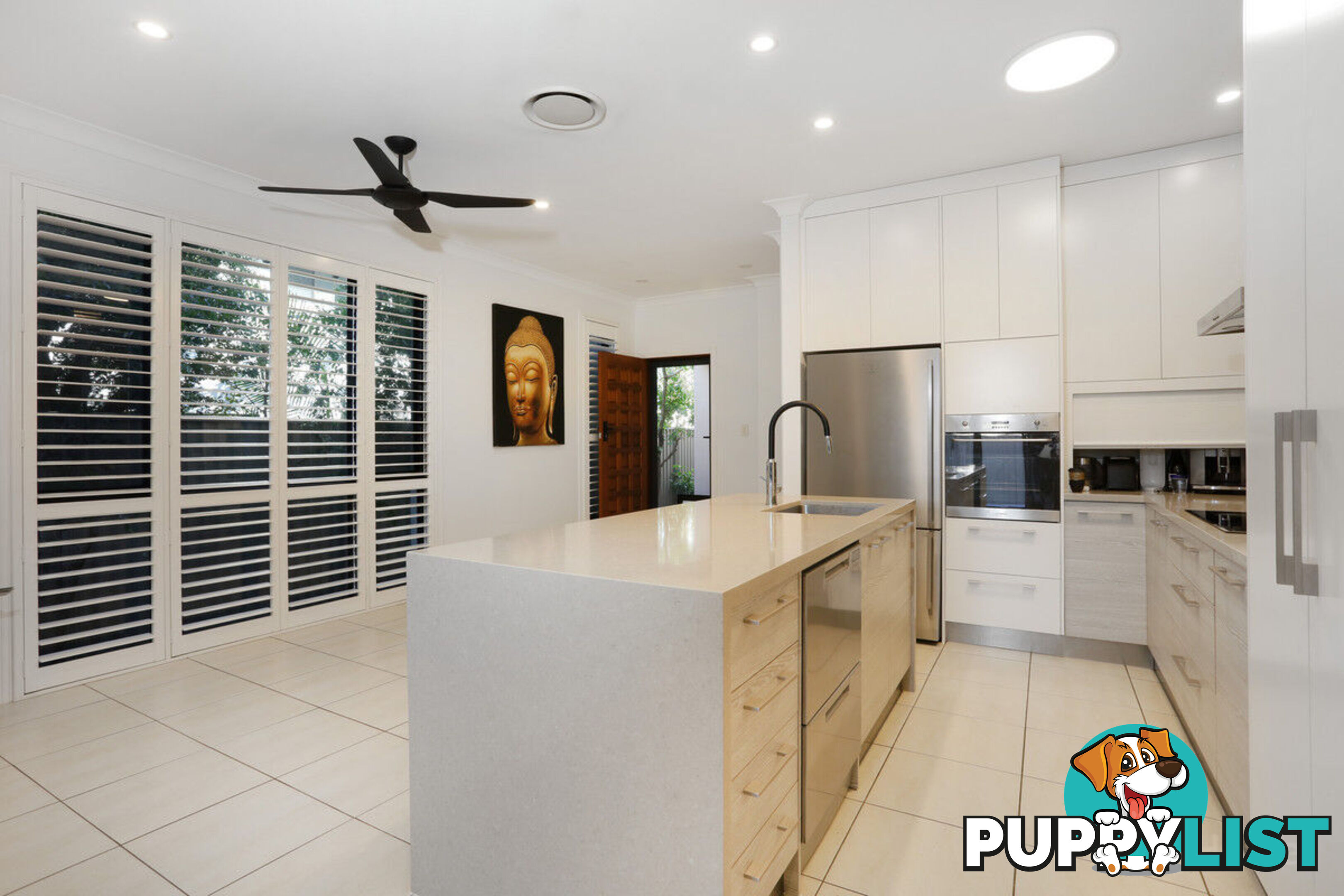 1/20 Killowill Avenue PARADISE POINT QLD 4216
