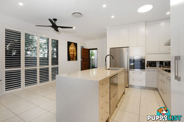 1/20 Killowill Avenue PARADISE POINT QLD 4216