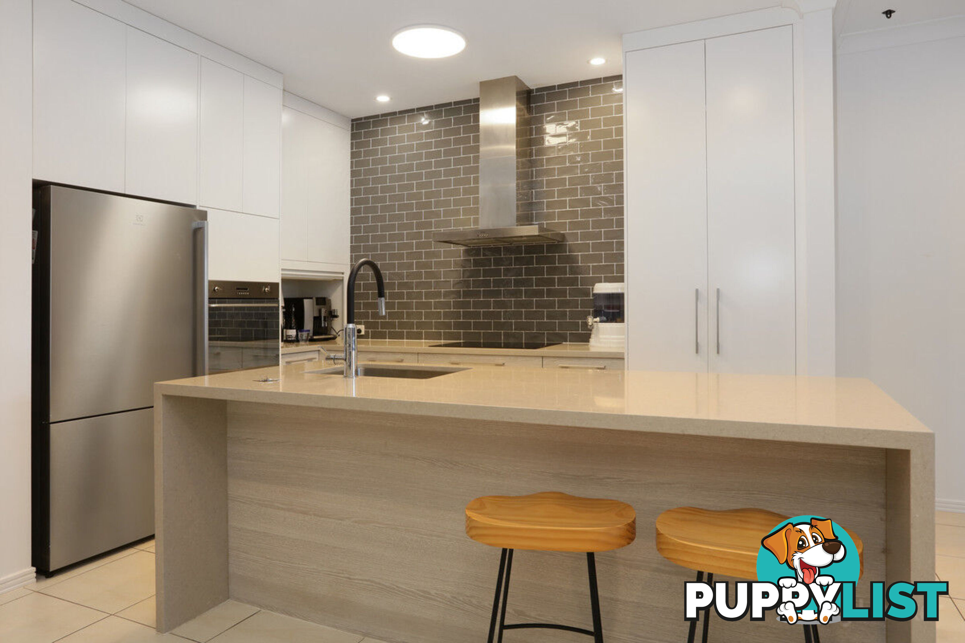 1/20 Killowill Avenue PARADISE POINT QLD 4216