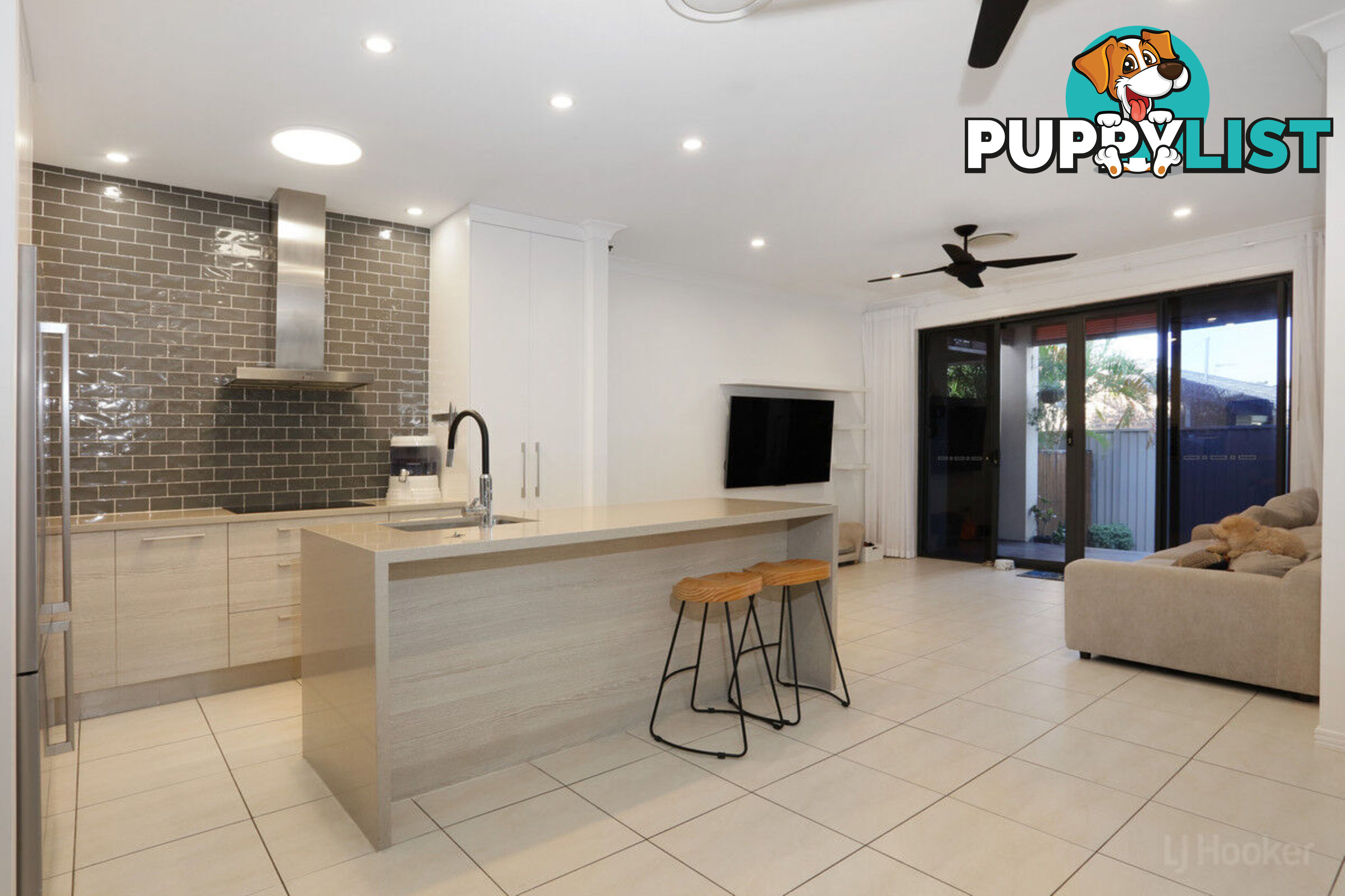 1/20 Killowill Avenue PARADISE POINT QLD 4216