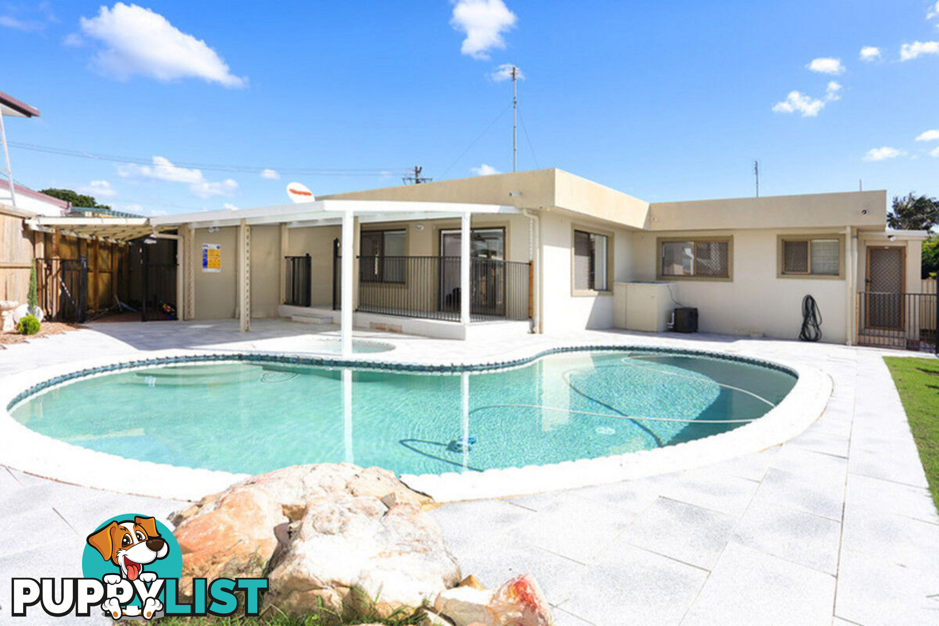 11 Topaz Court HOLLYWELL QLD 4216