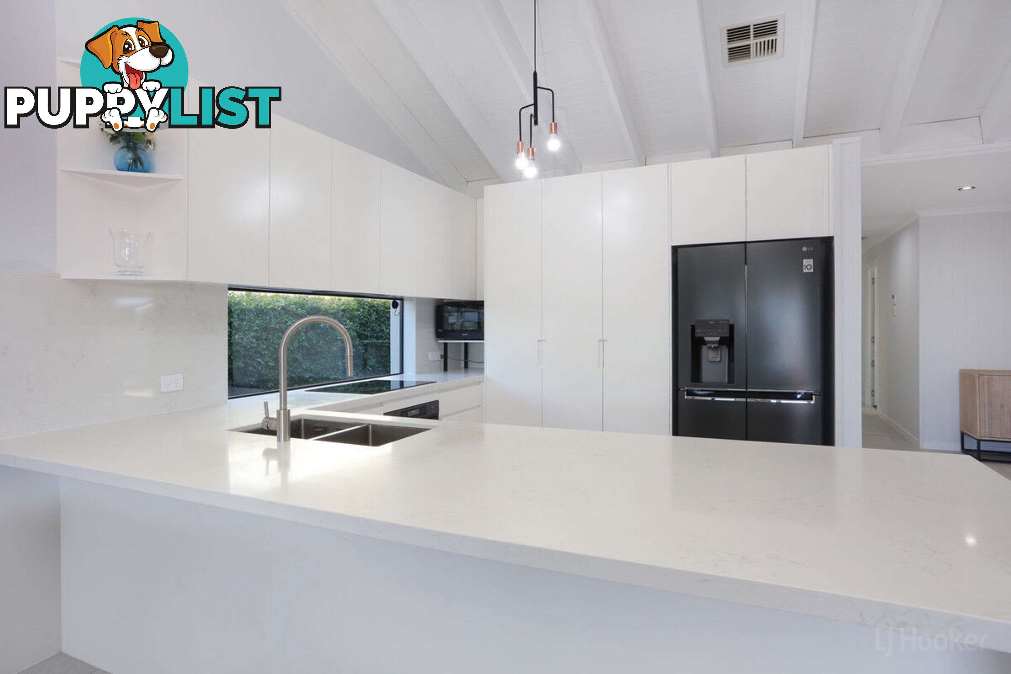 3 Seabreeze Street PARADISE POINT QLD 4216