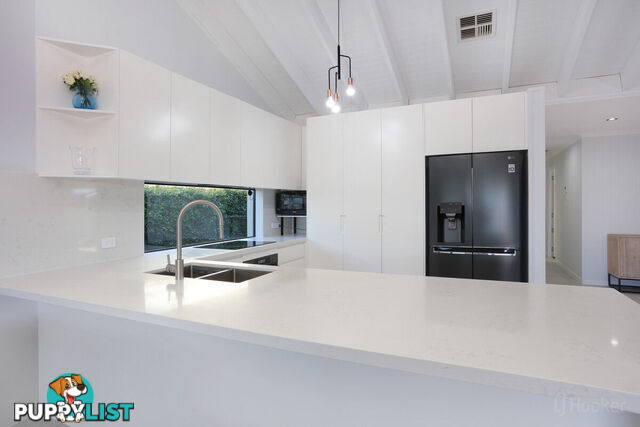 3 Seabreeze Street PARADISE POINT QLD 4216