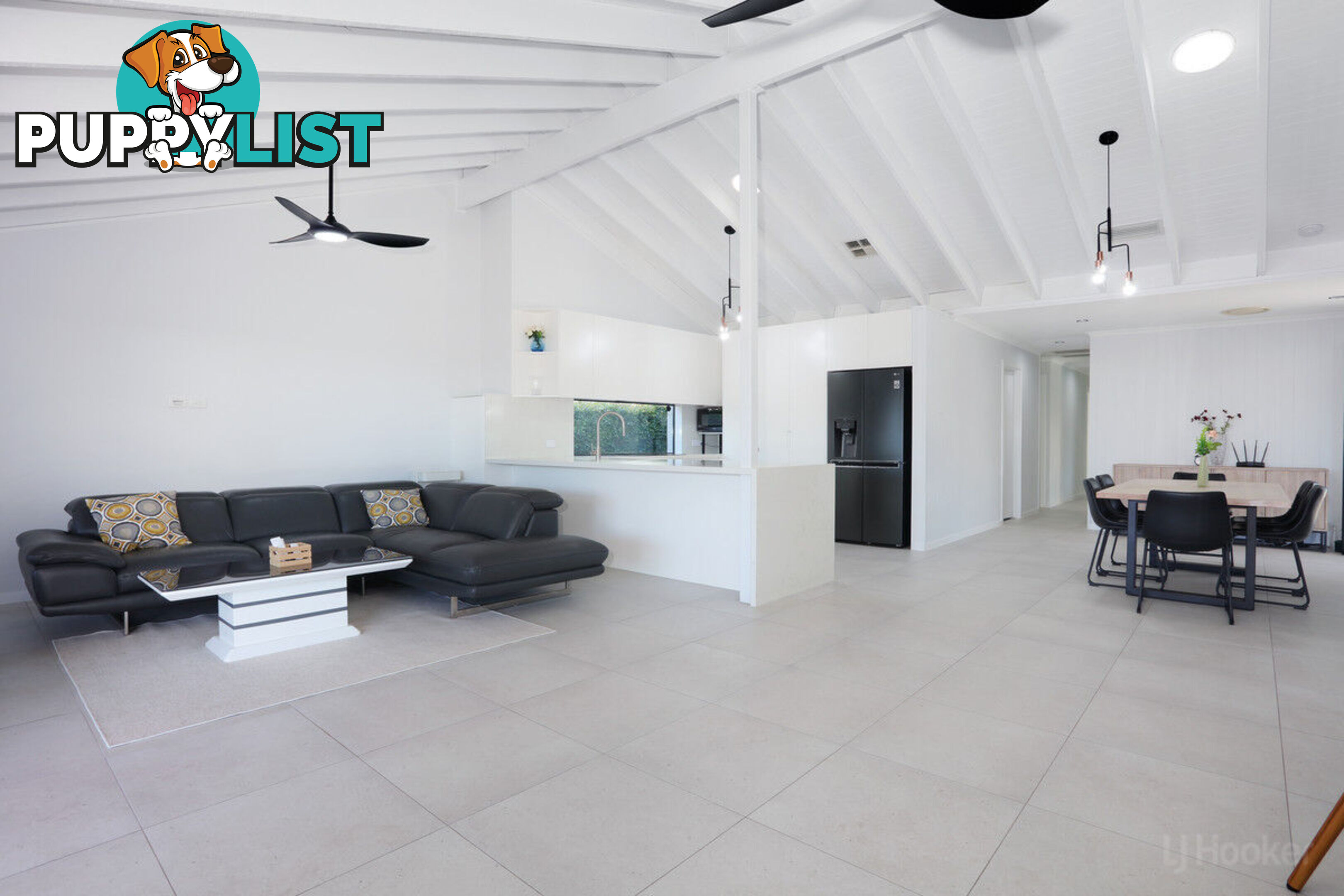 3 Seabreeze Street PARADISE POINT QLD 4216