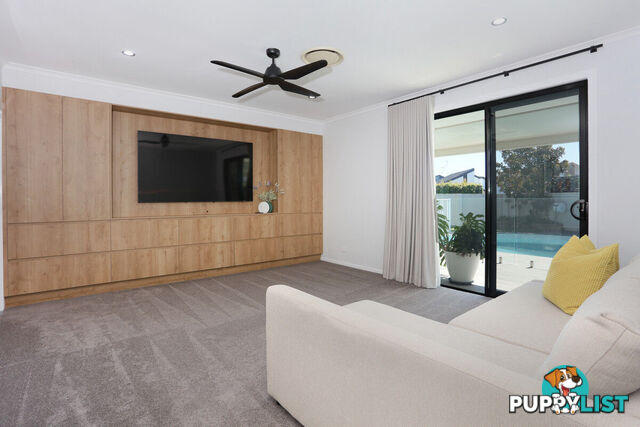 3 Seabreeze Street PARADISE POINT QLD 4216