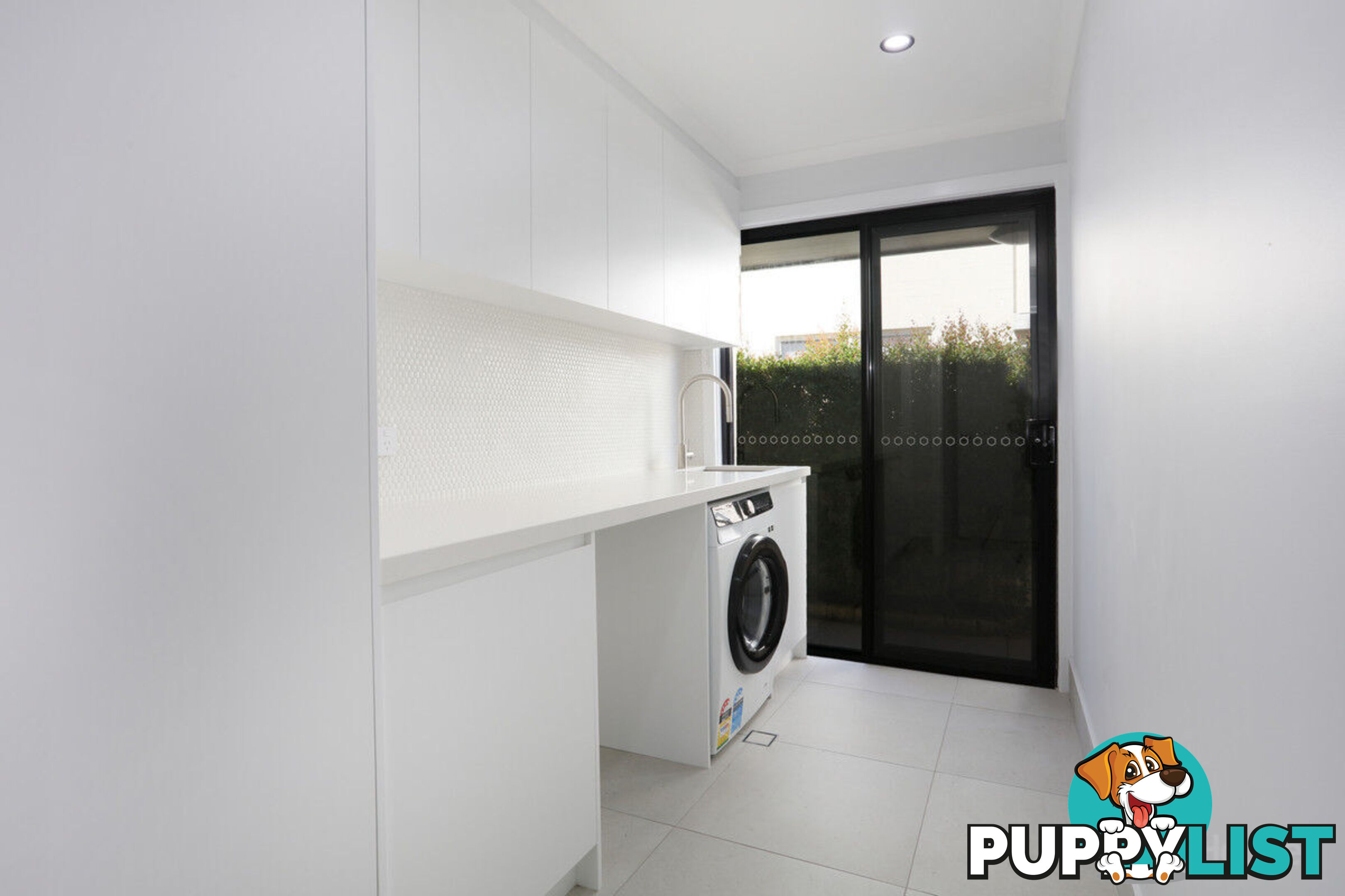3 Seabreeze Street PARADISE POINT QLD 4216