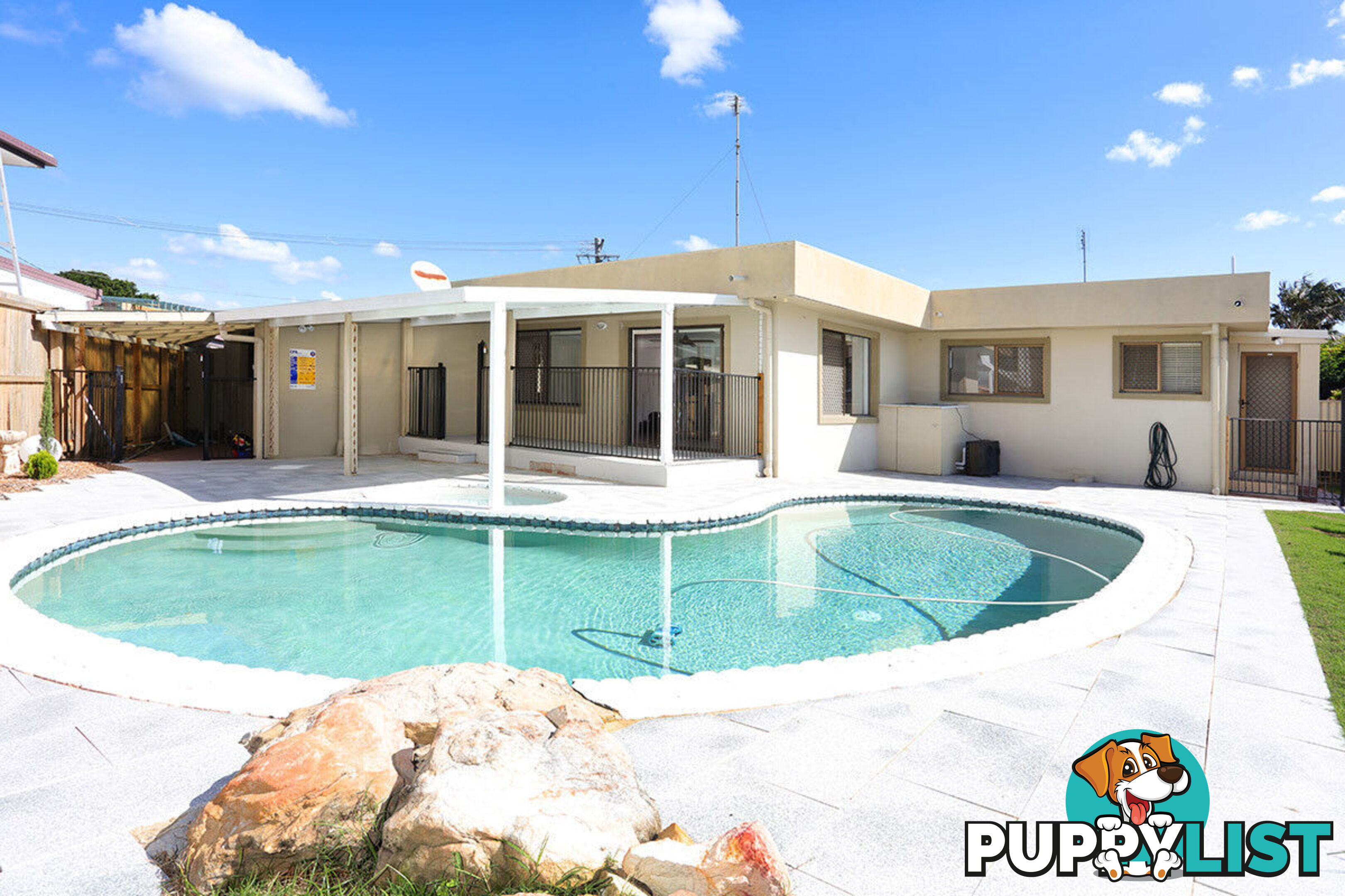 11 Topaz Court HOLLYWELL QLD 4216