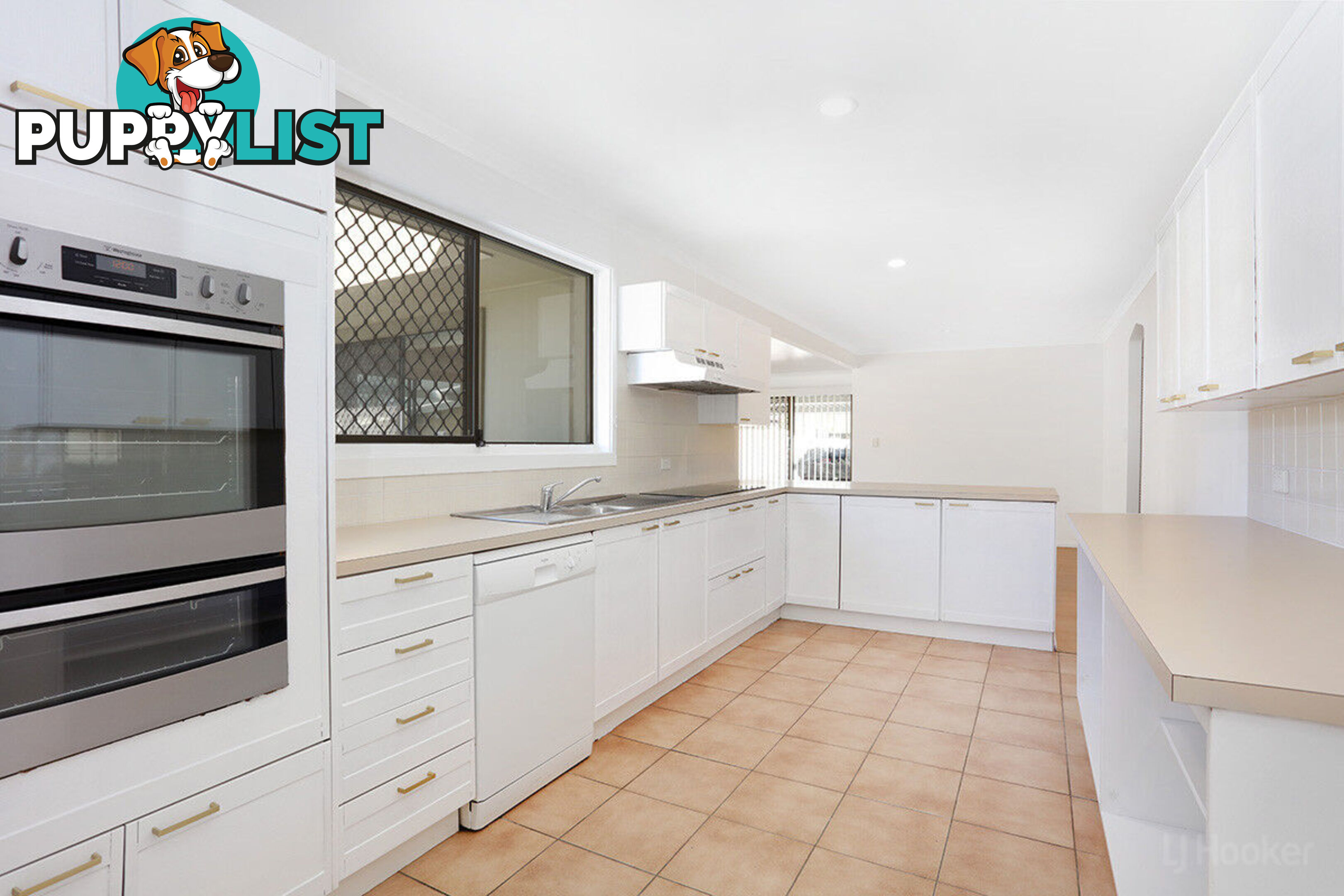 11 Topaz Court HOLLYWELL QLD 4216