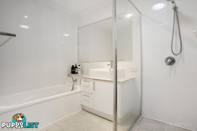 4/127 Pohlman SOUTHPORT QLD 4215
