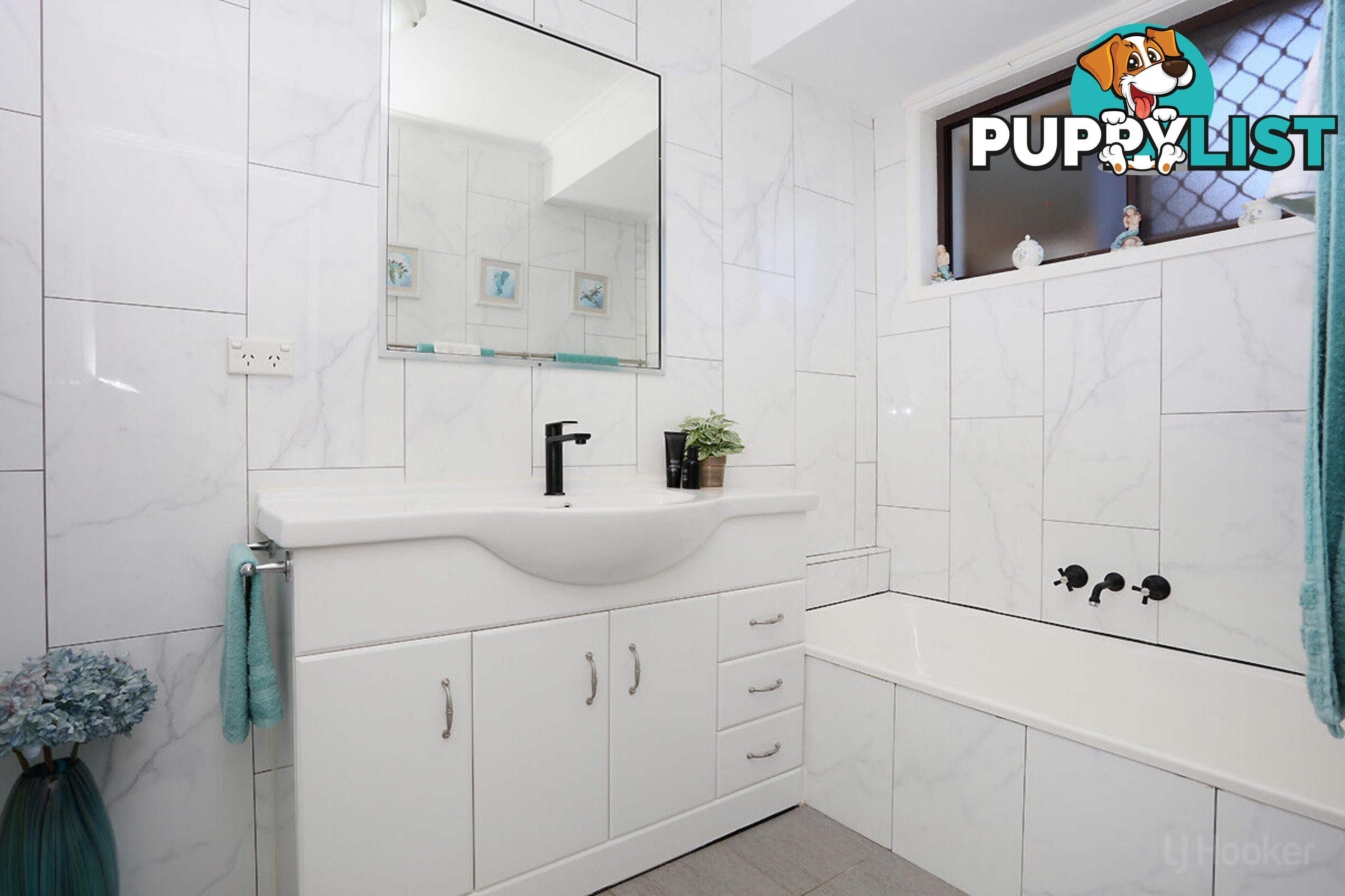 1/102 Kangaroo Avenue COOMBABAH QLD 4216