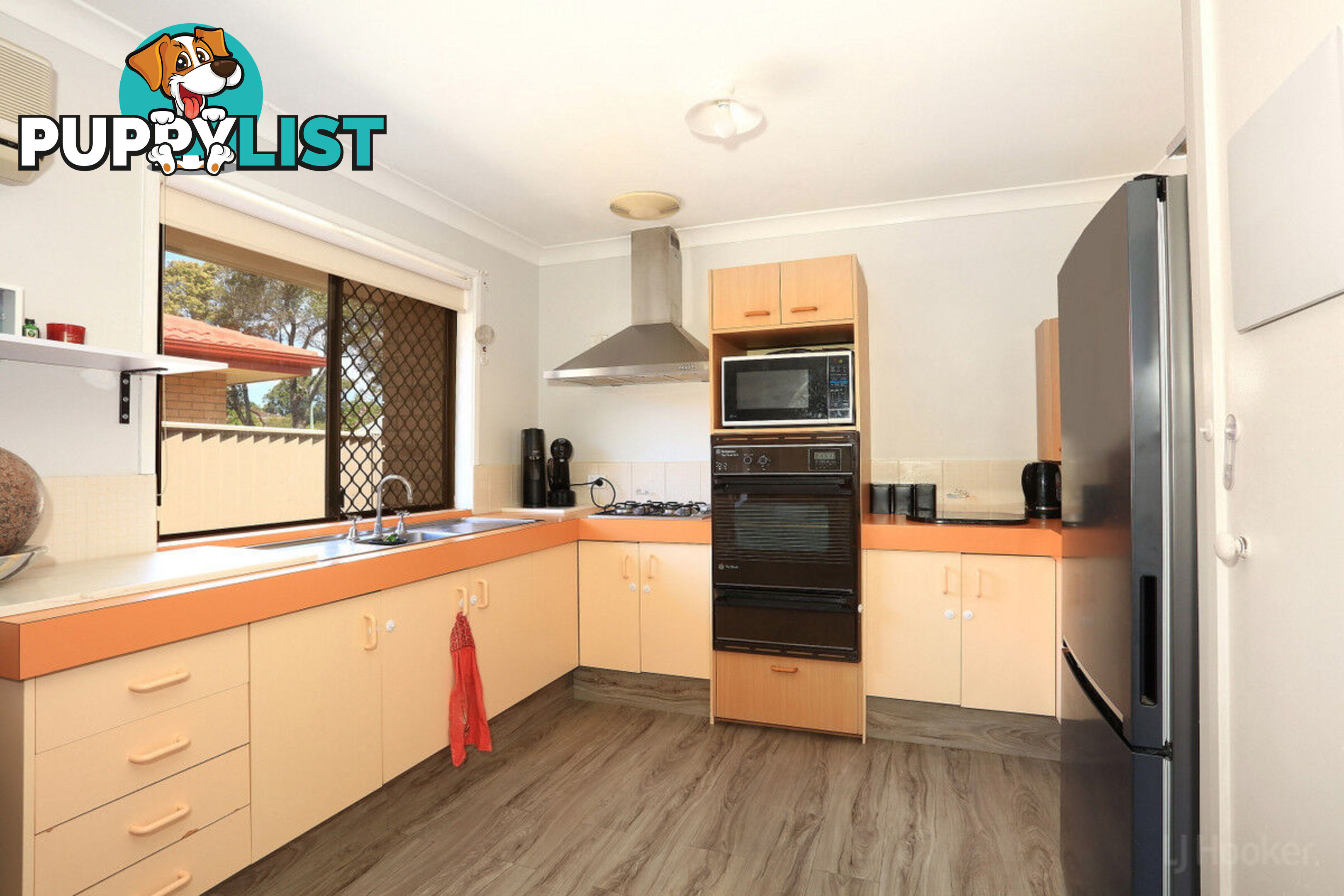 1/6 Burwood Court LABRADOR QLD 4215