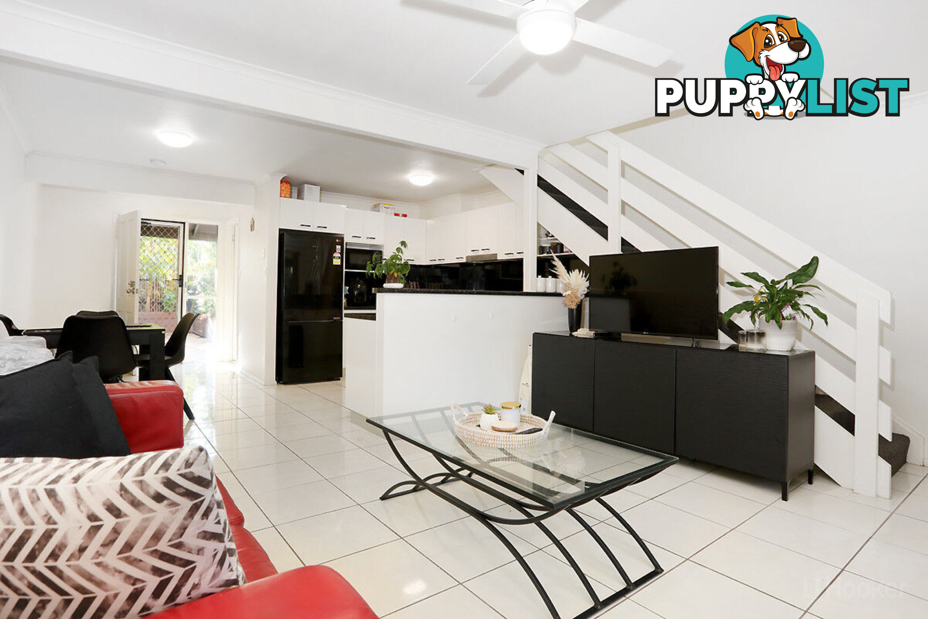 3/63 Olsen Avenue LABRADOR QLD 4215