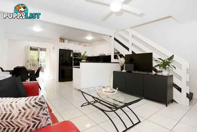 3/63 Olsen Avenue LABRADOR QLD 4215