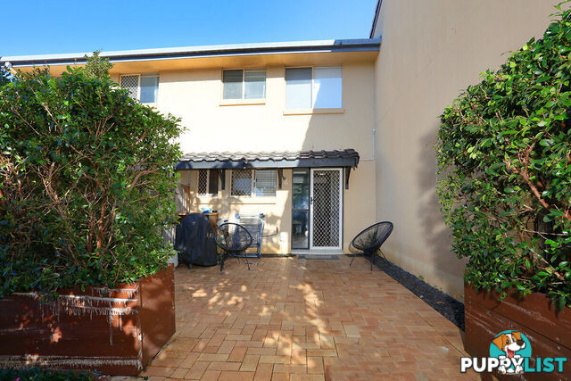 3/63 Olsen Avenue LABRADOR QLD 4215
