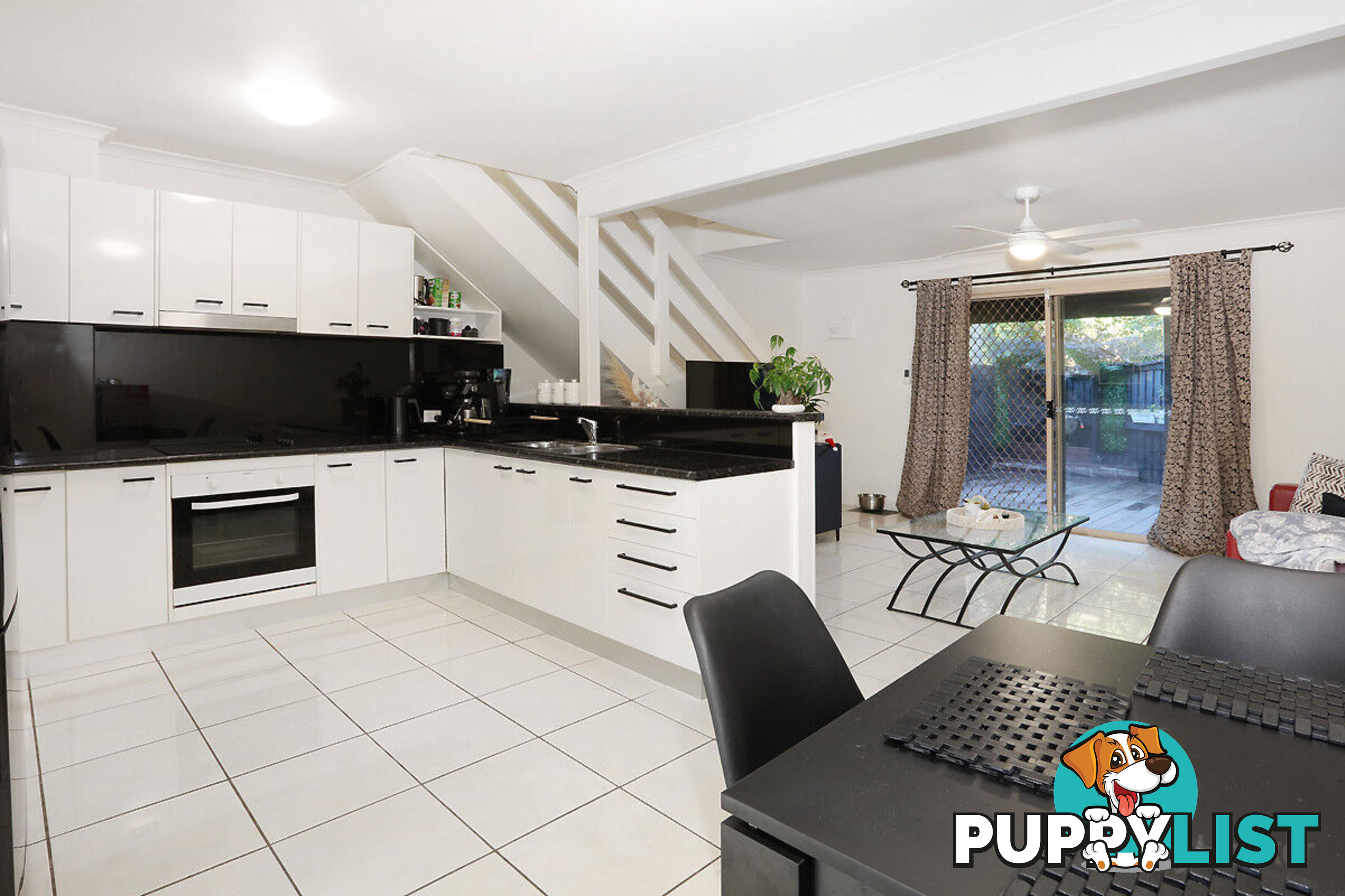 3/63 Olsen Avenue LABRADOR QLD 4215