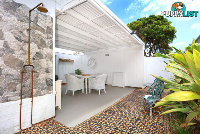 15 Clam Street RUNAWAY BAY QLD 4216