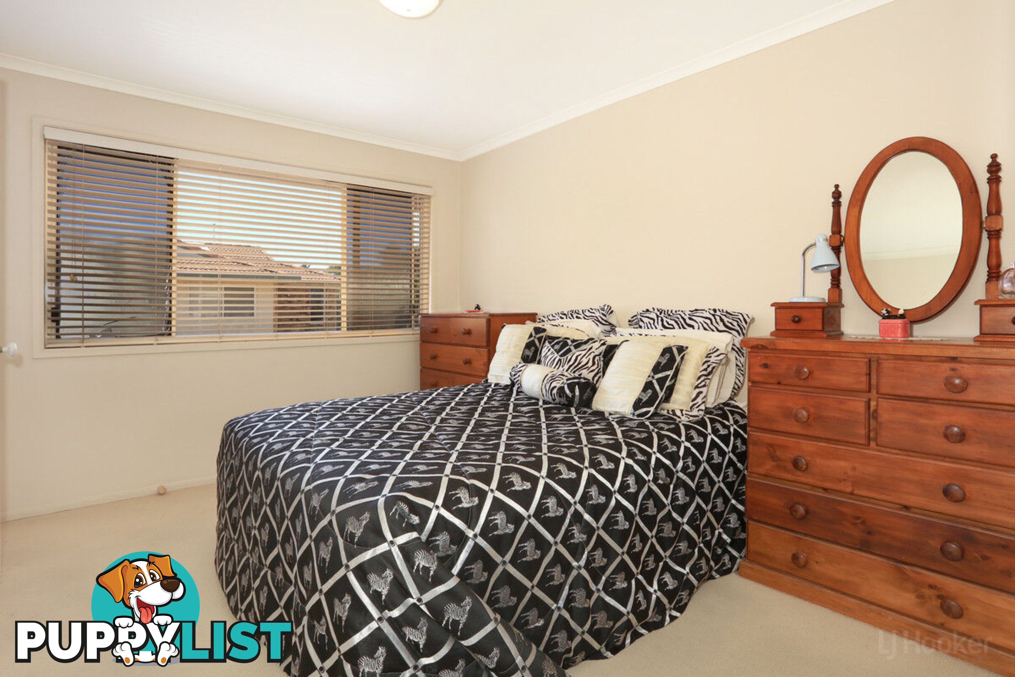 2/36-38 Broad Street LABRADOR QLD 4215