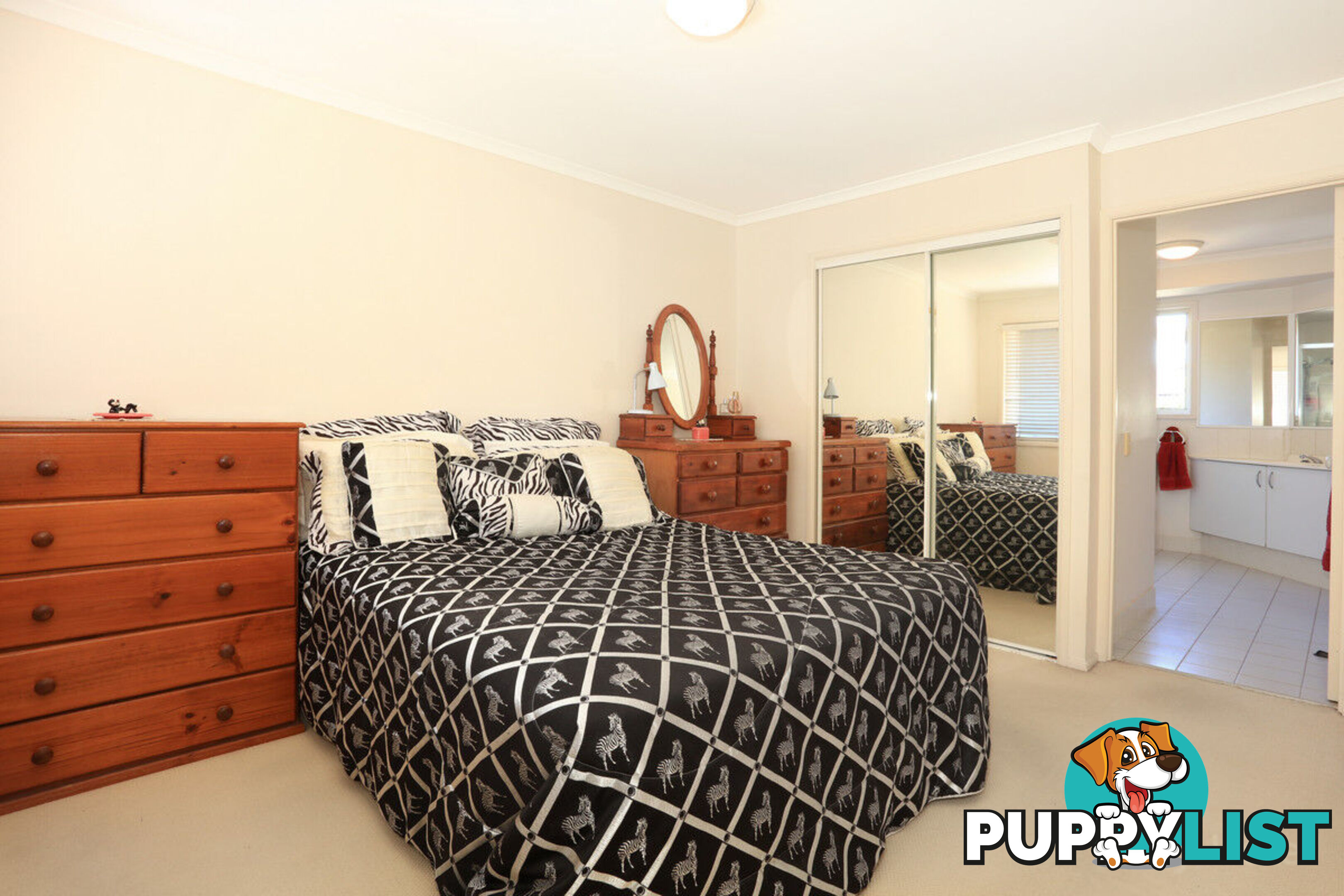 2/36-38 Broad Street LABRADOR QLD 4215