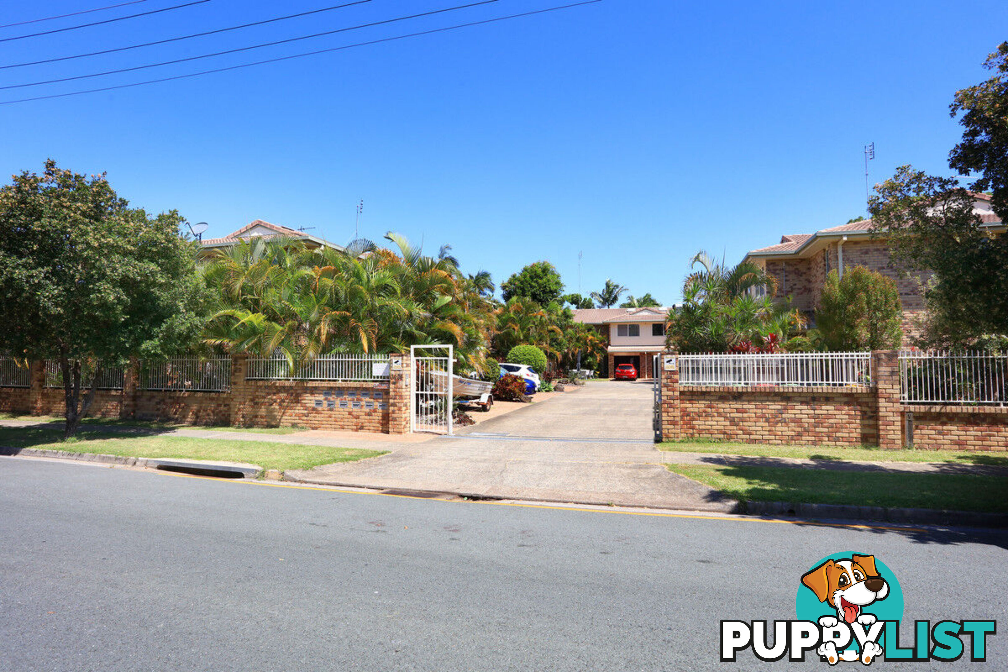 2/36-38 Broad Street LABRADOR QLD 4215