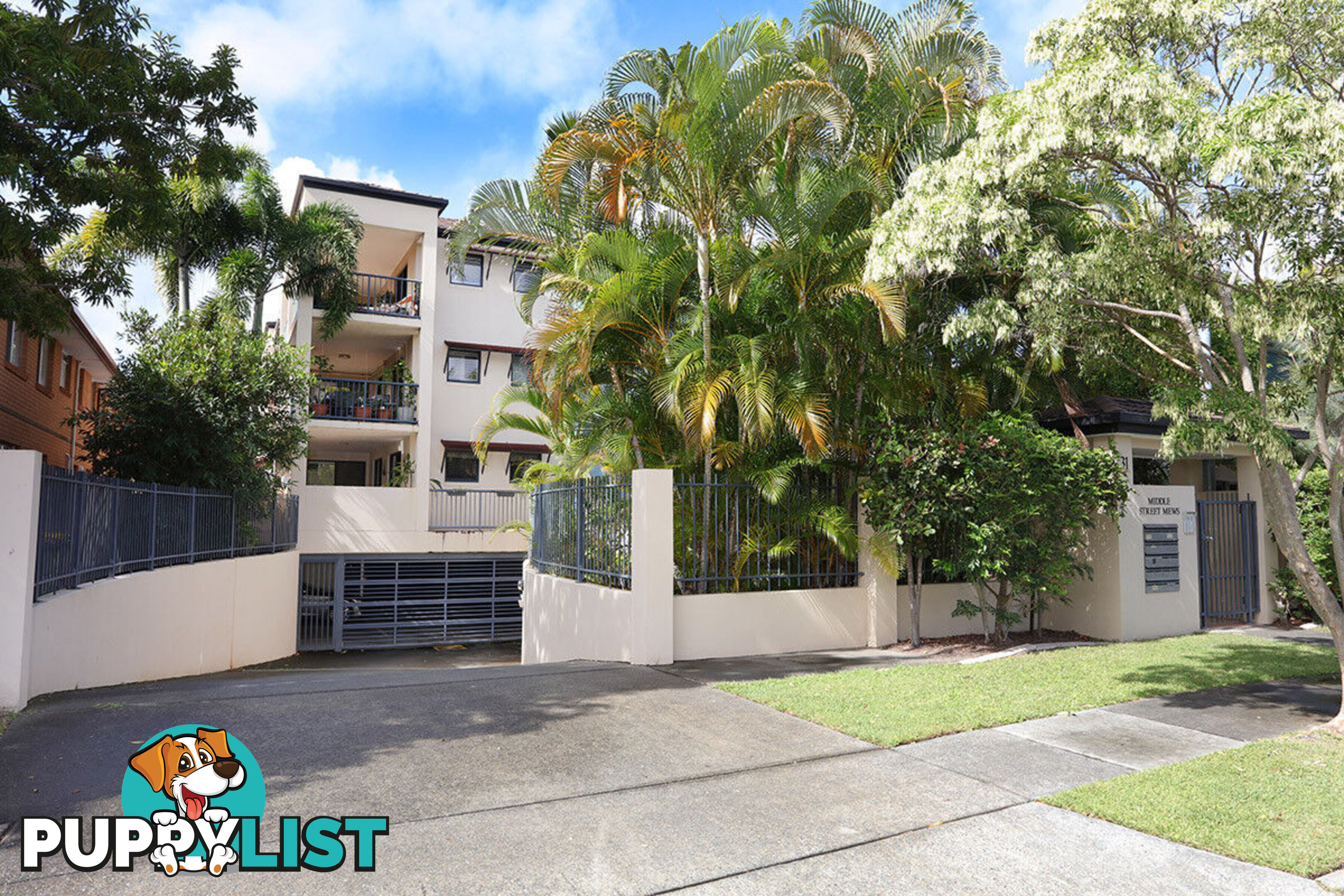 8/31 Middle Street LABRADOR QLD 4215