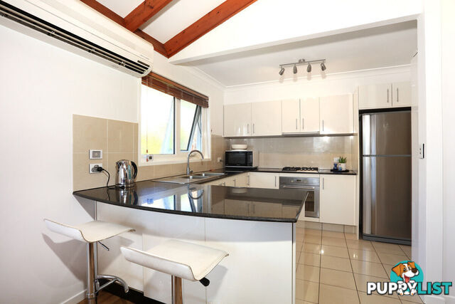 16 Robin Avenue PARADISE POINT QLD 4216