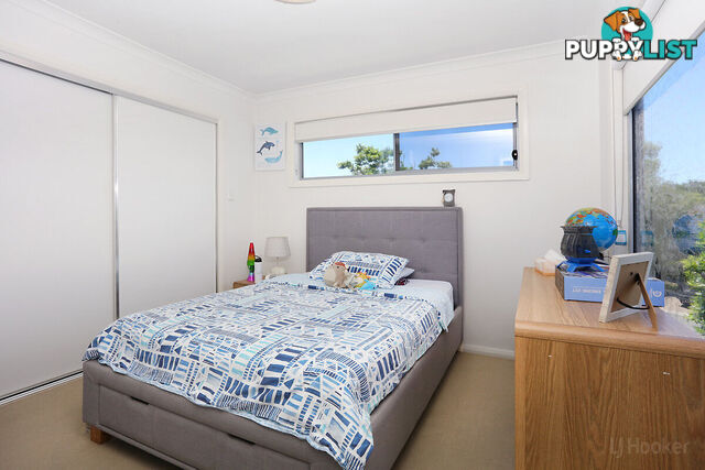 35 Azure Way HOPE ISLAND QLD 4212