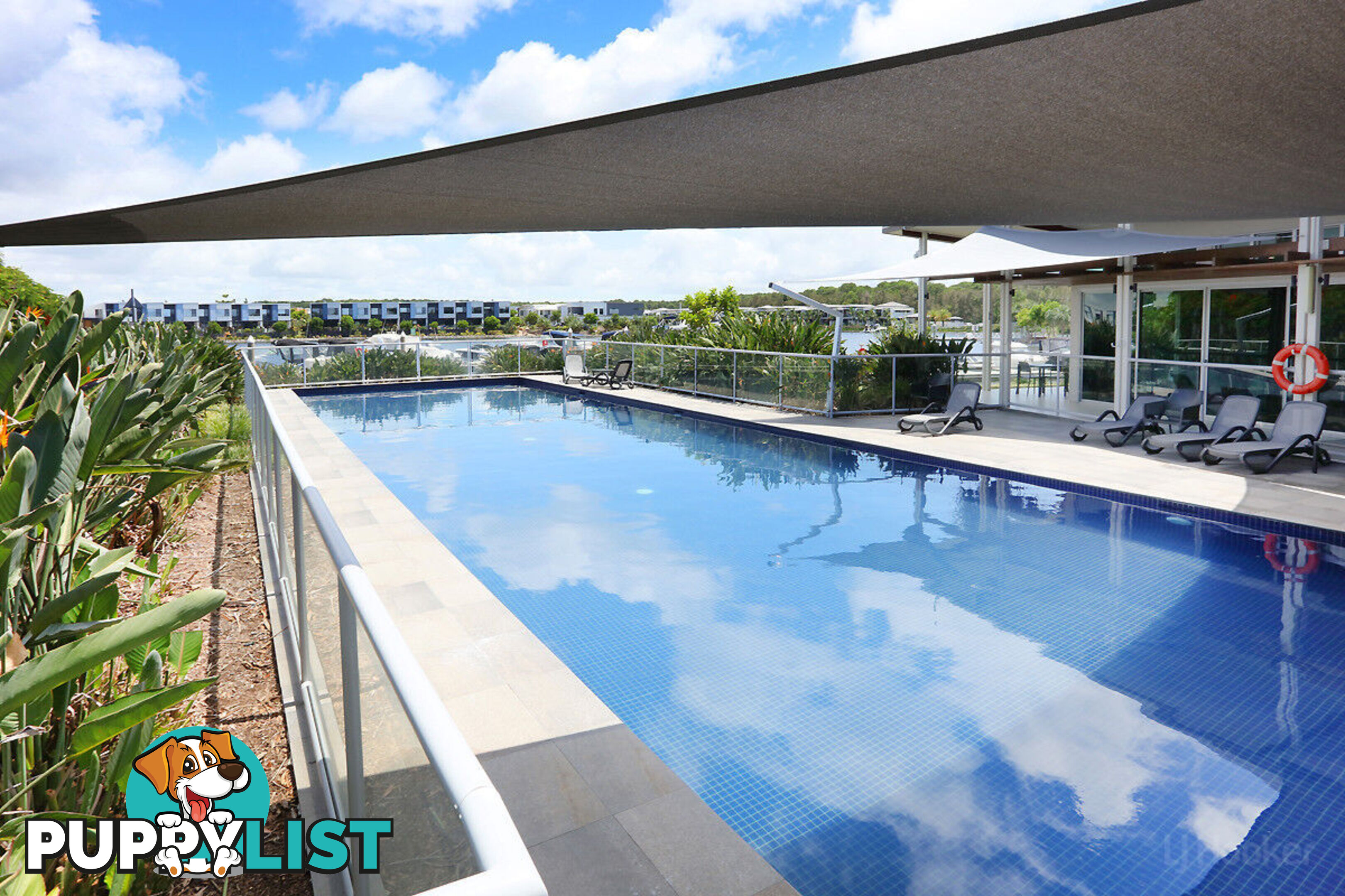 35 Azure Way HOPE ISLAND QLD 4212