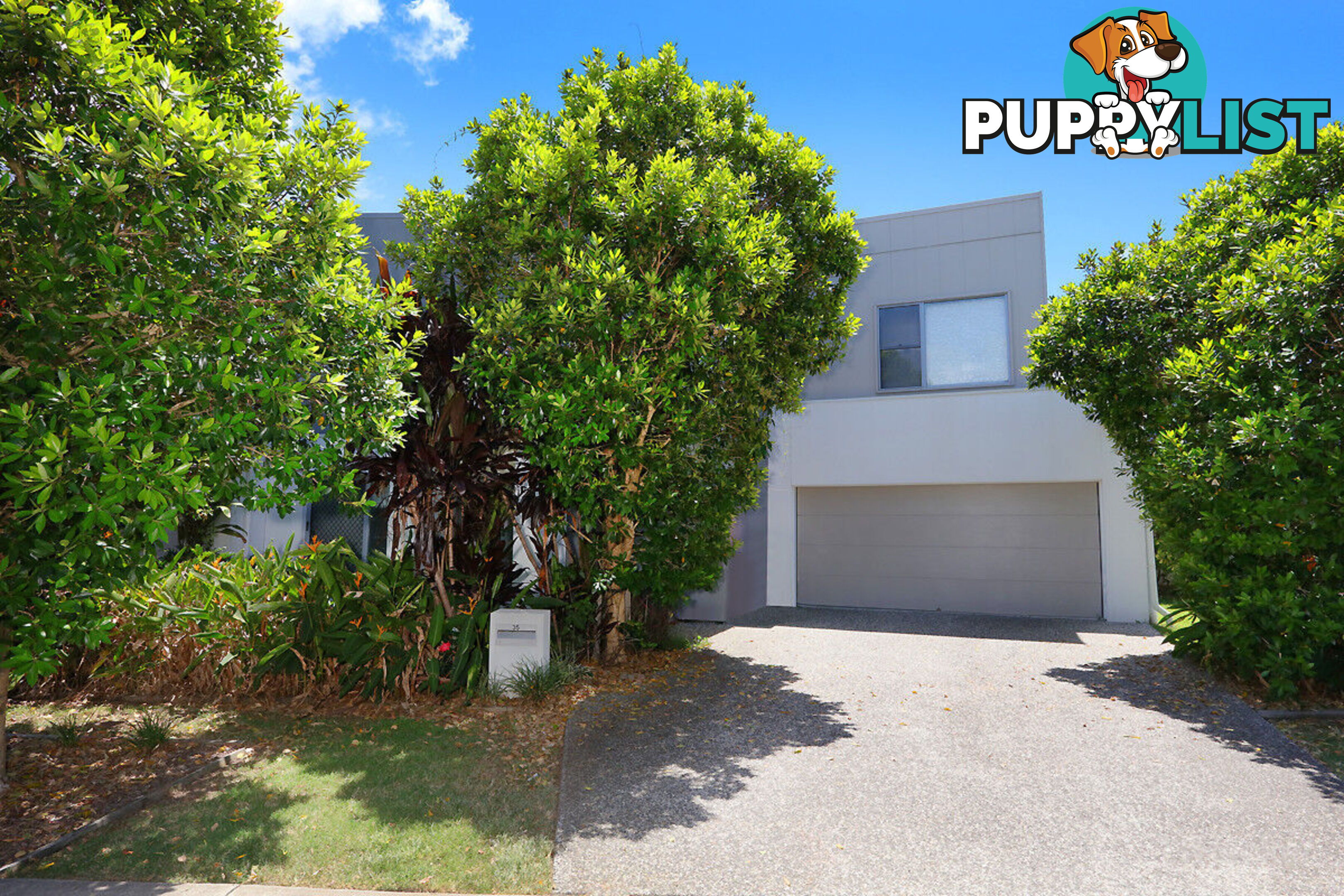 35 Azure Way HOPE ISLAND QLD 4212