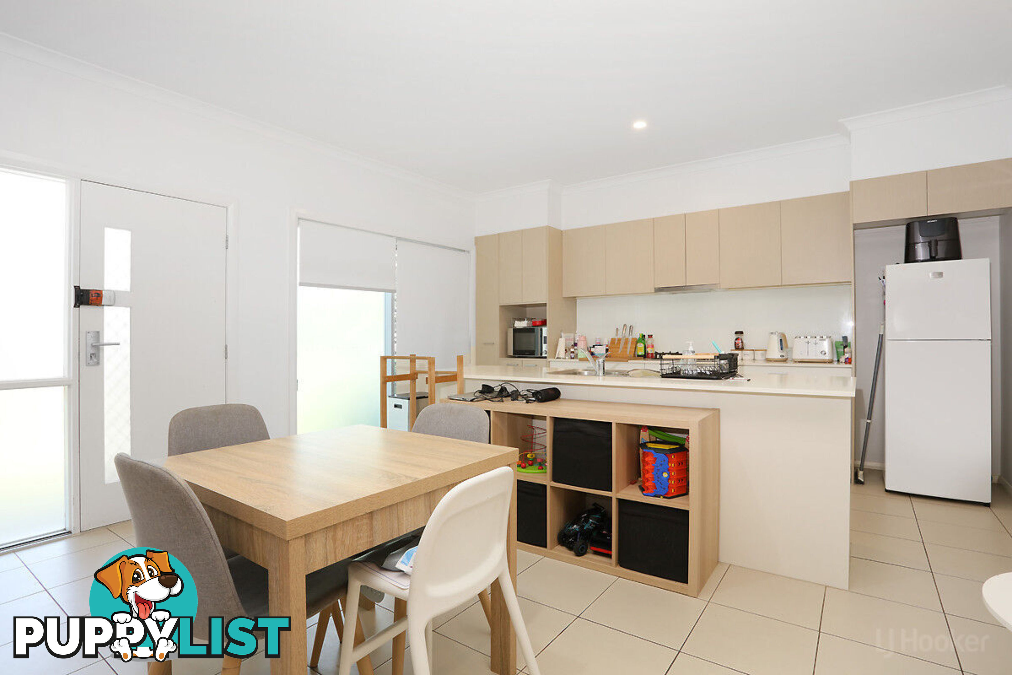 35 Azure Way HOPE ISLAND QLD 4212